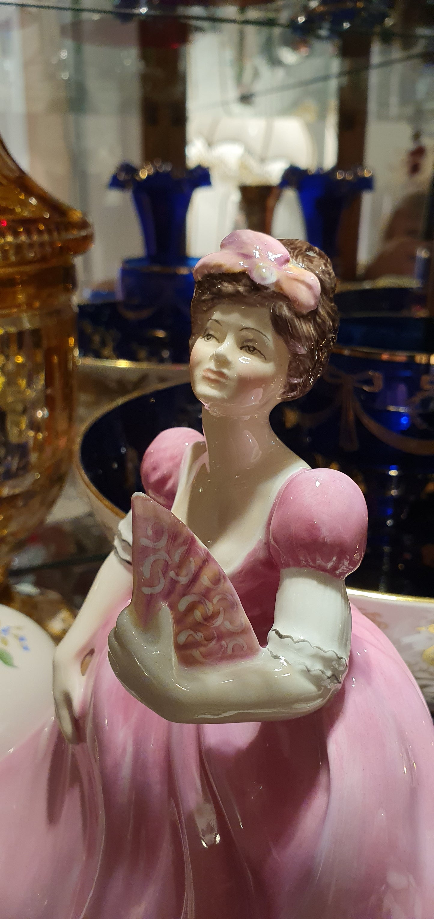 Francessca Art Pottery Staffordshire Figurine 1978 Francessca Art Pottery Staffordshire Figurine.