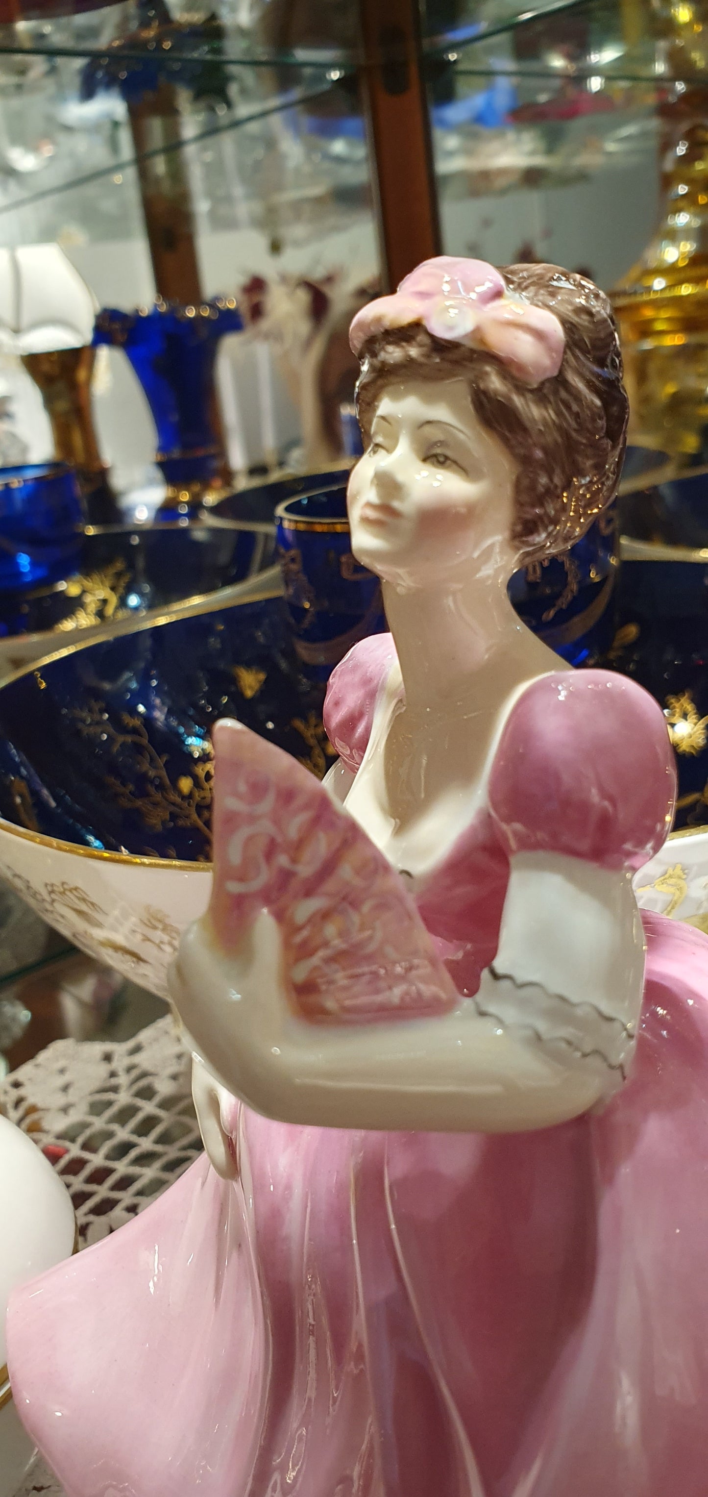Francessca Art Pottery Staffordshire Figurine 1978 Francessca Art Pottery Staffordshire Figurine.