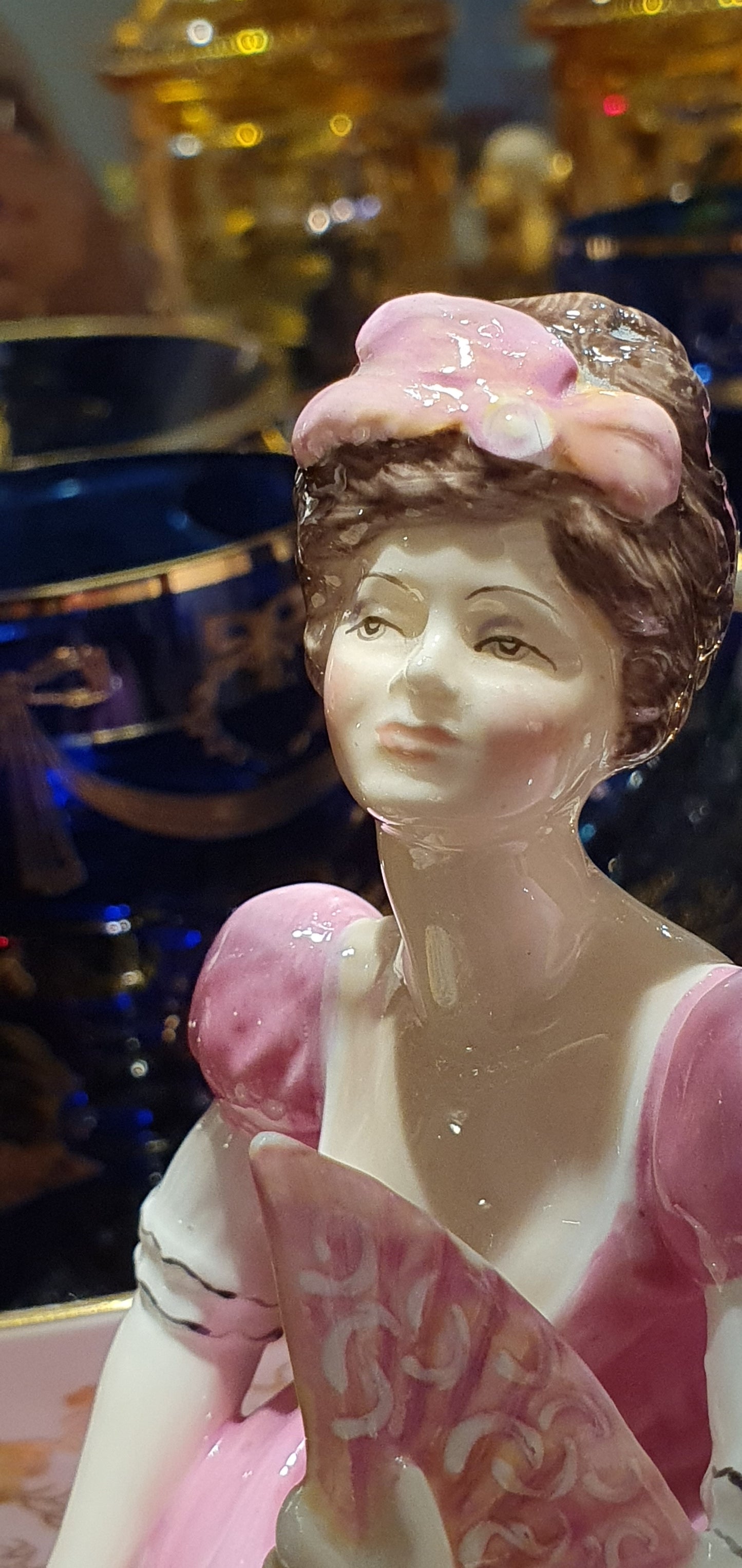 Francessca Art Pottery Staffordshire Figurine 1978 Francessca Art Pottery Staffordshire Figurine.