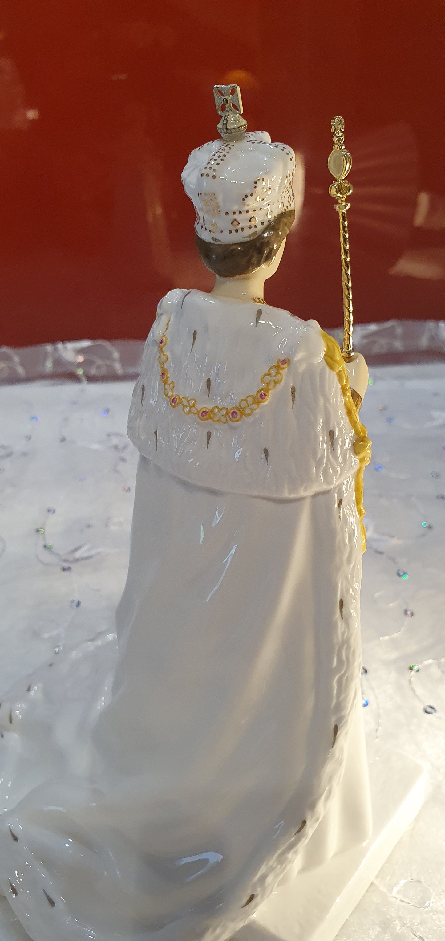 Queen Elizabeth ll Coalport Diamond Jubilee Figure