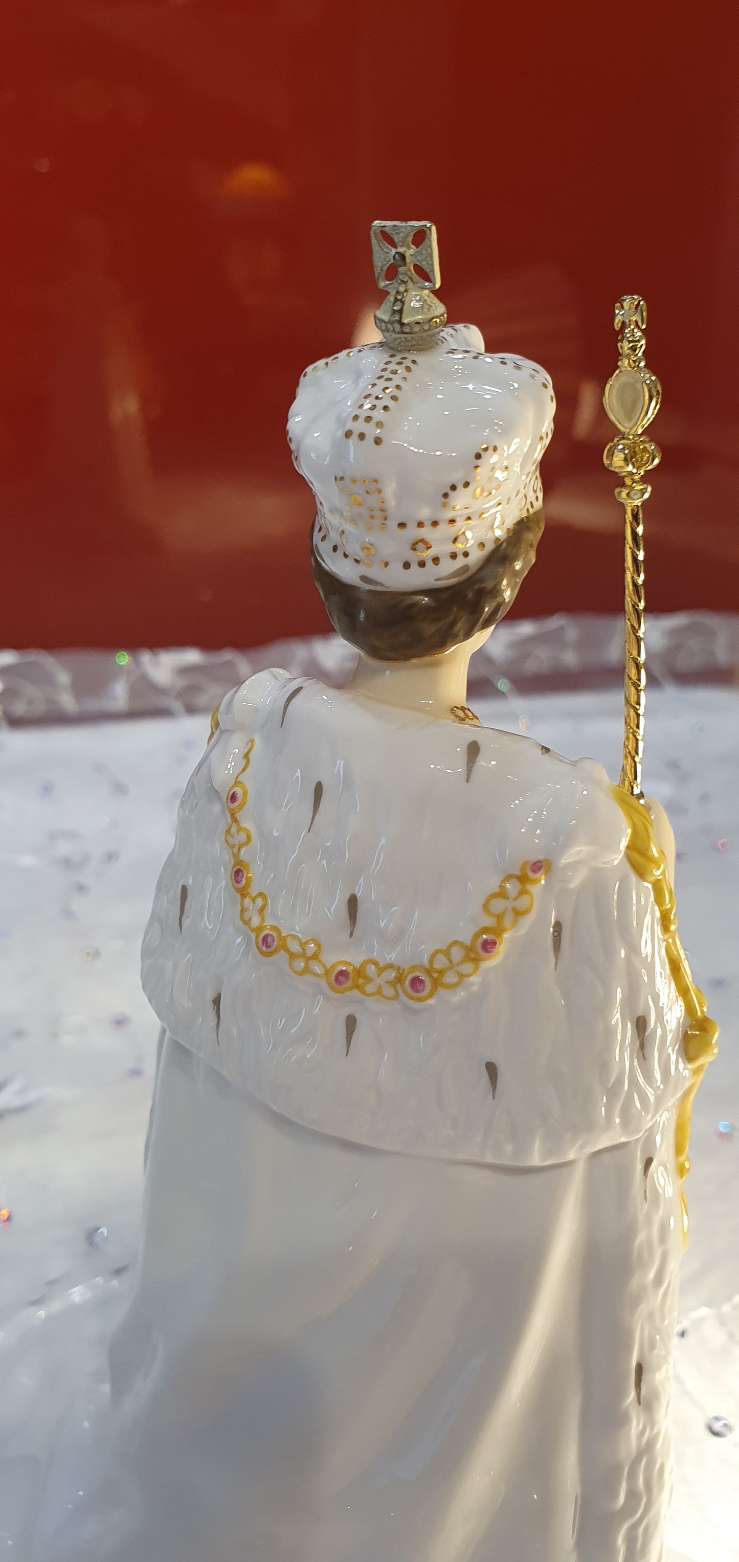Queen Elizabeth ll Coalport Diamond Jubilee Figure