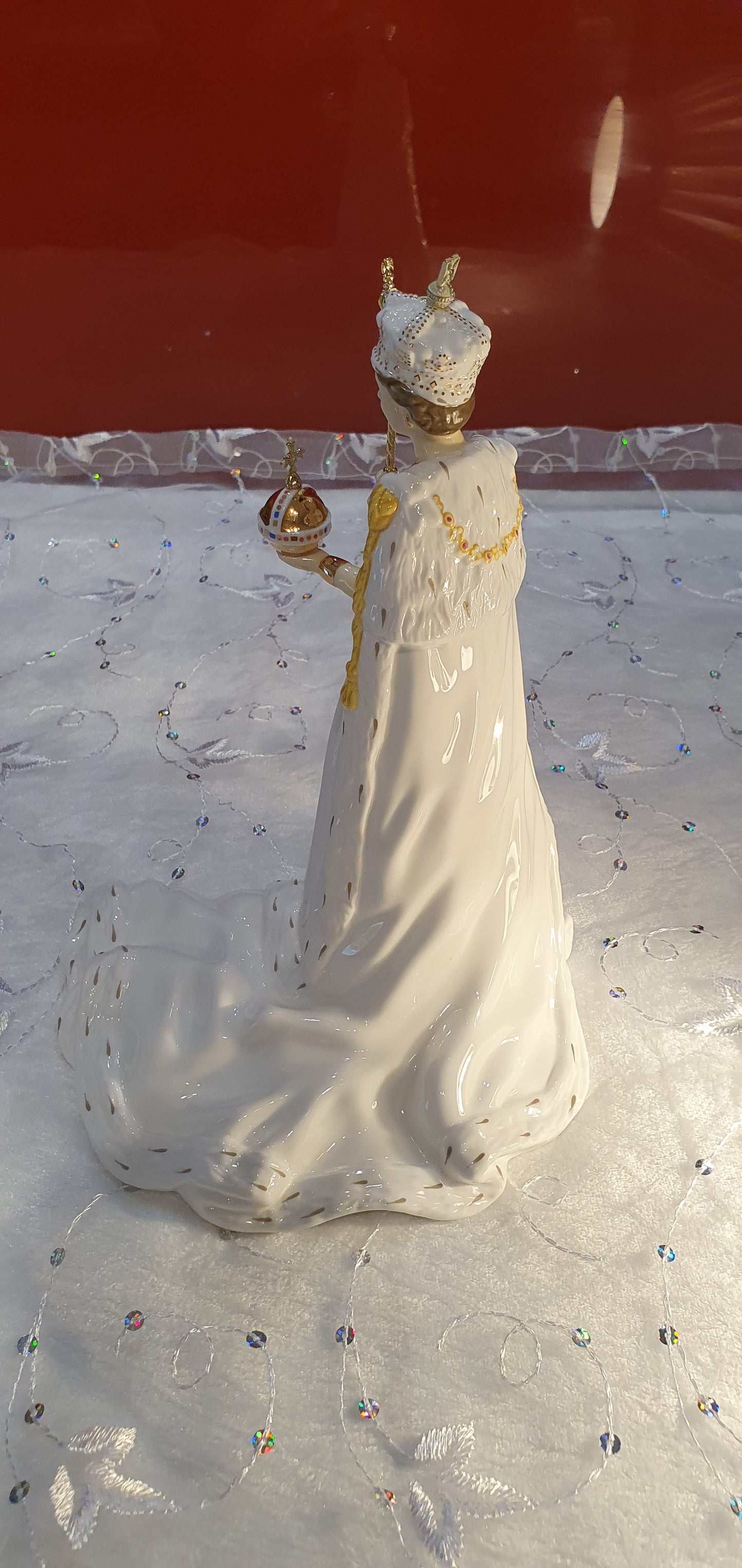 Queen Elizabeth ll Coalport Diamond Jubilee Figure