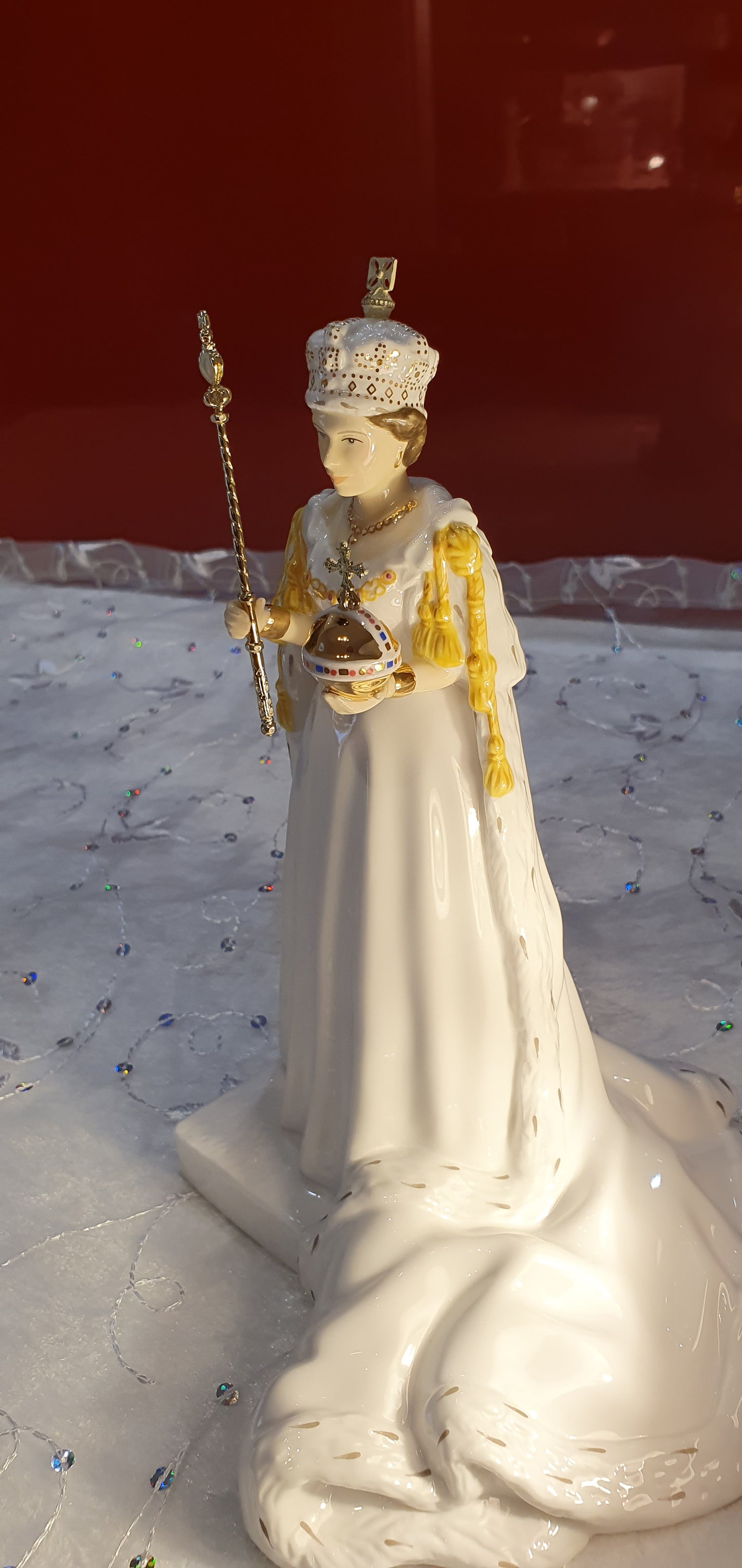 Queen Elizabeth ll Coalport Diamond Jubilee Figure
