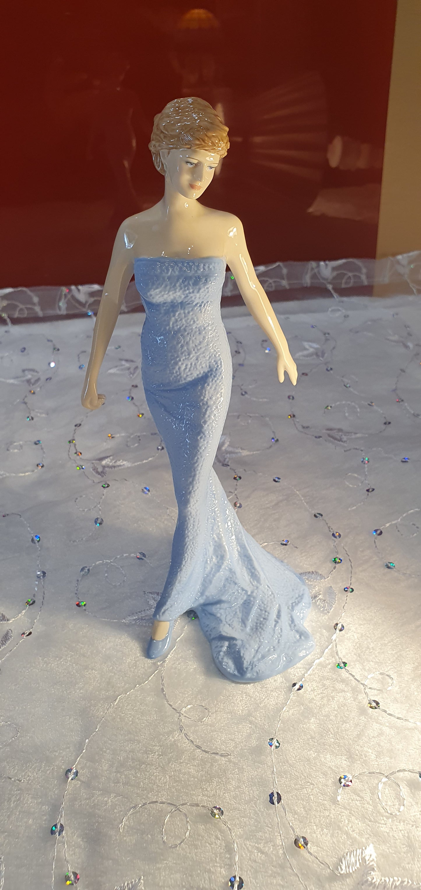 ROYAL DOULTON Princess of Wales Diana Figure
