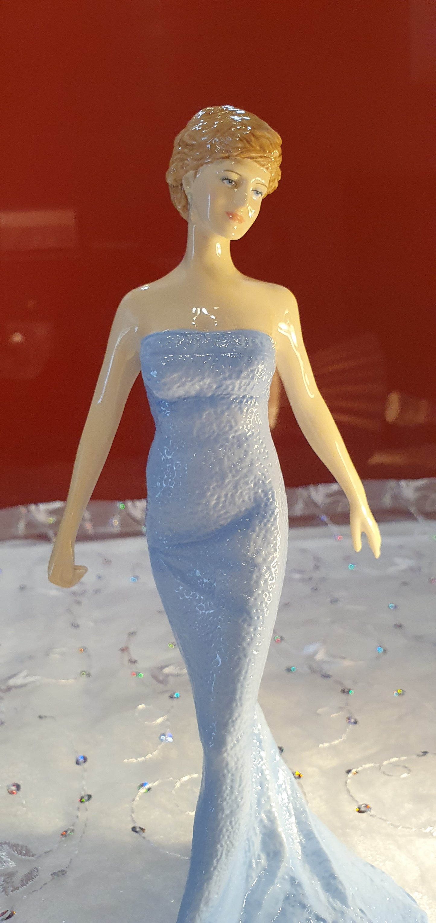 ROYAL DOULTON Princess of Wales Diana Figure