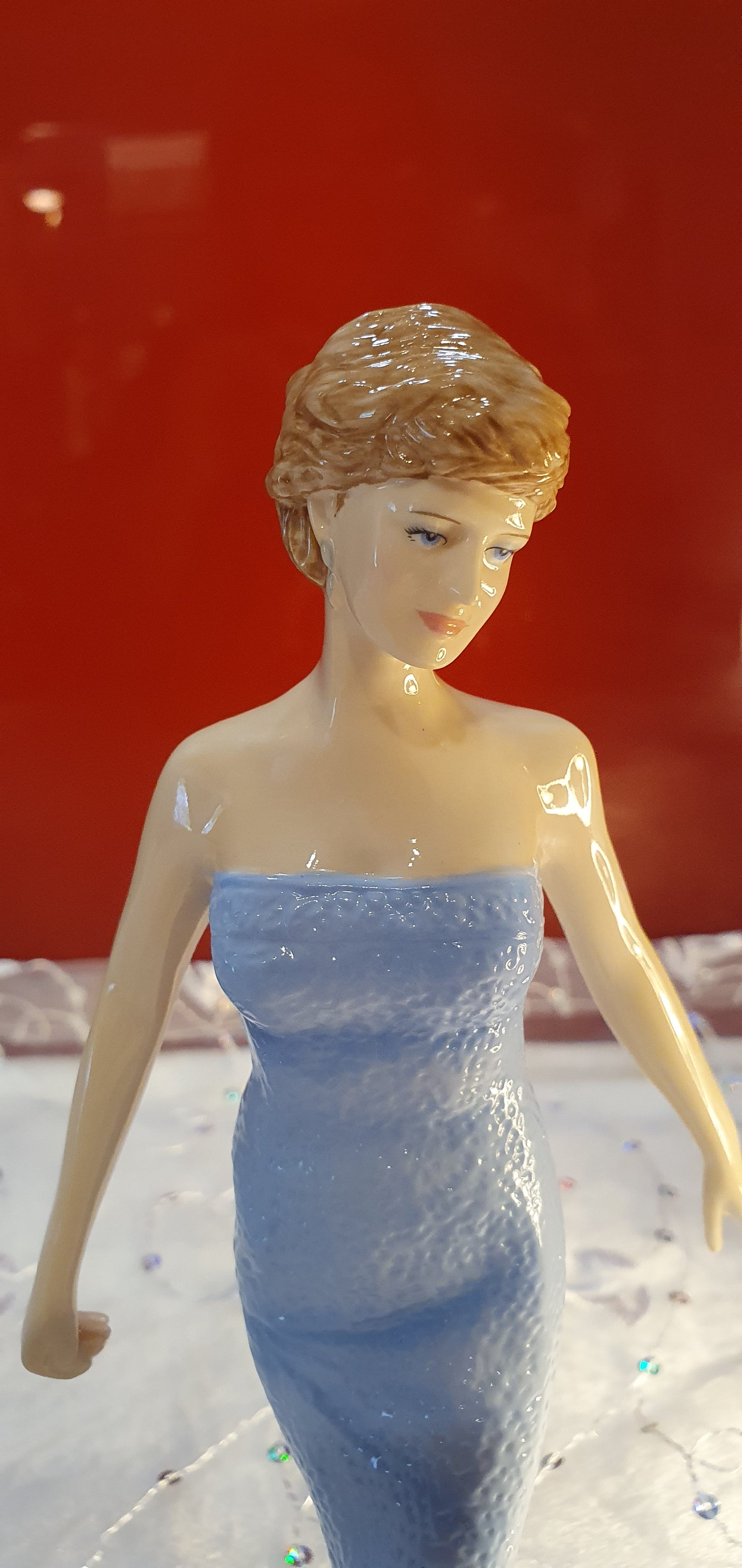 ROYAL DOULTON Princess of Wales Diana Figure