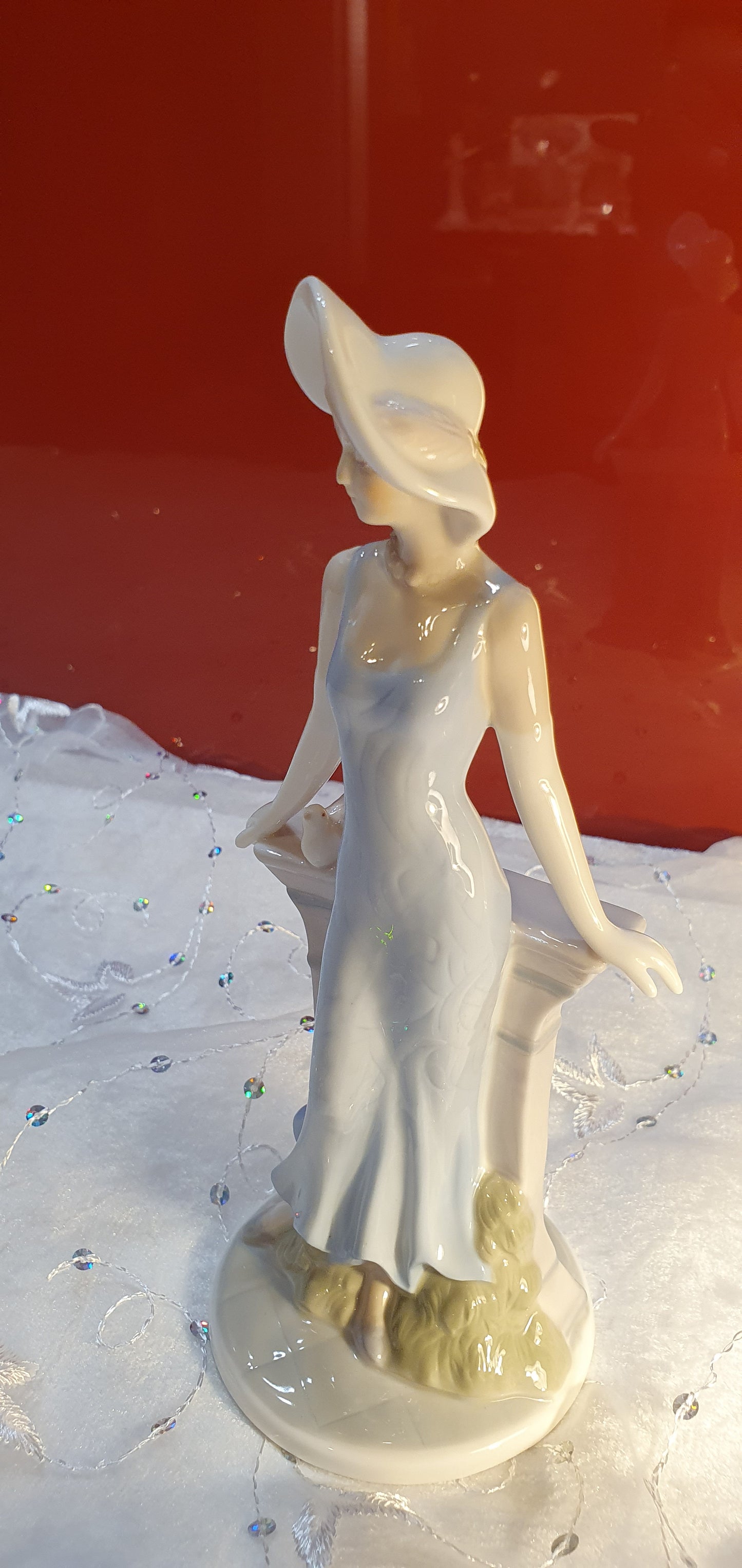 LLADRO Royal Grade Figure.