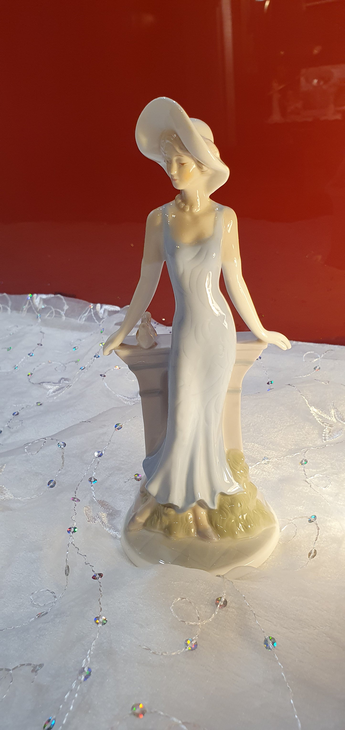 LLADRO Royal Grade Figure.
