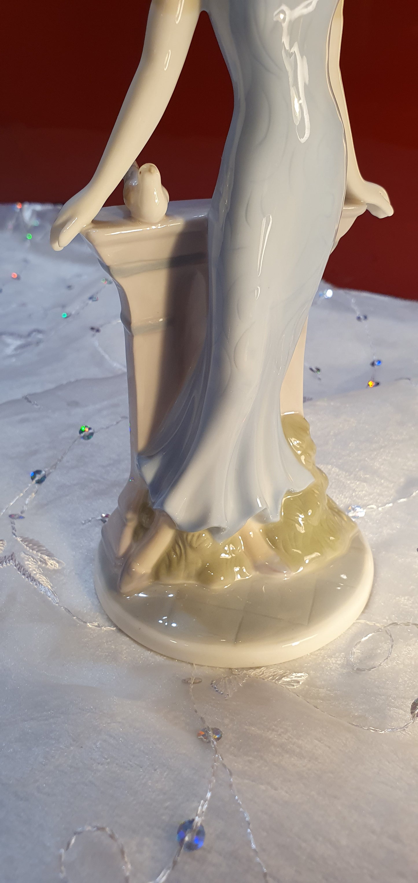 LLADRO Royal Grade Figure.