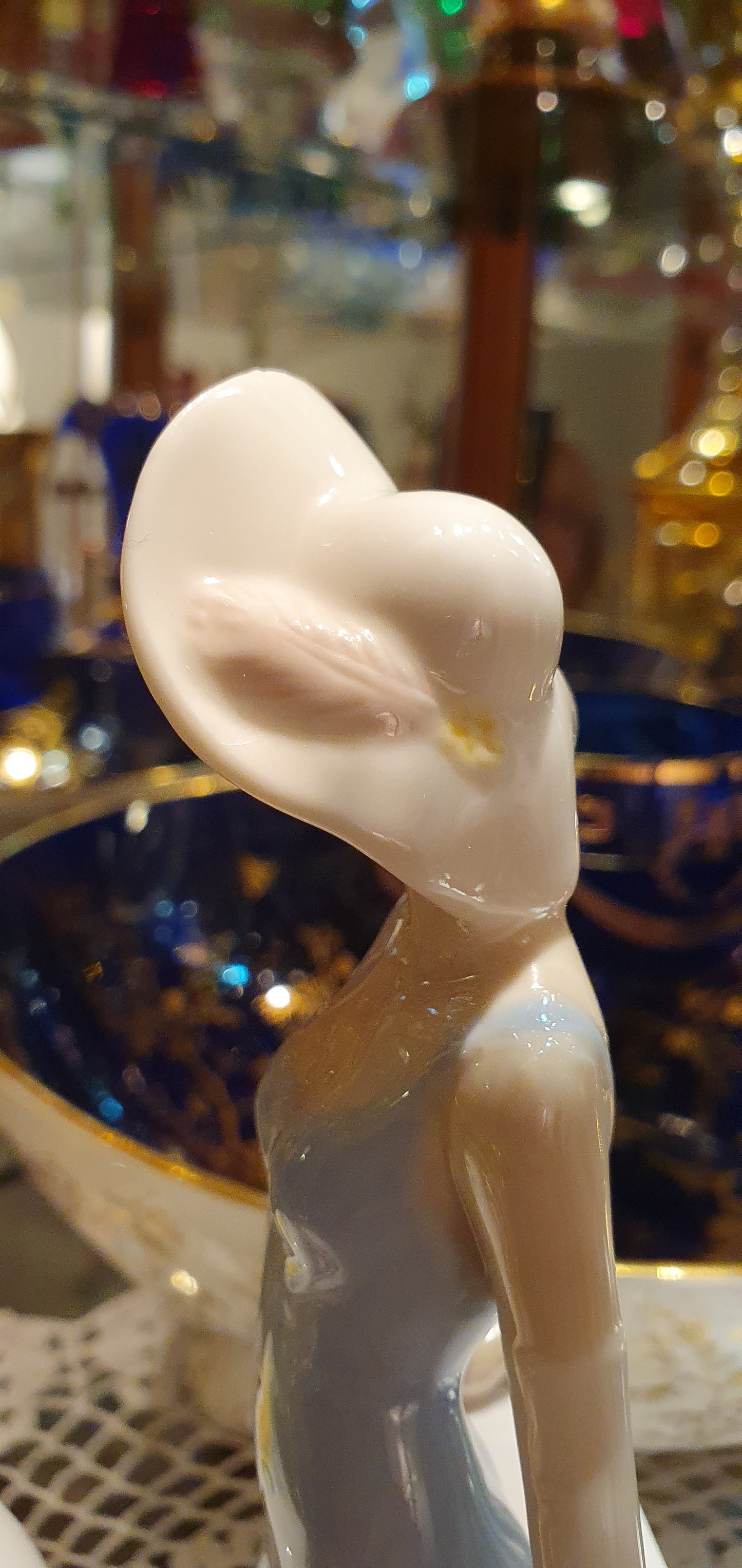 LLADRO Royal Grade Figure.