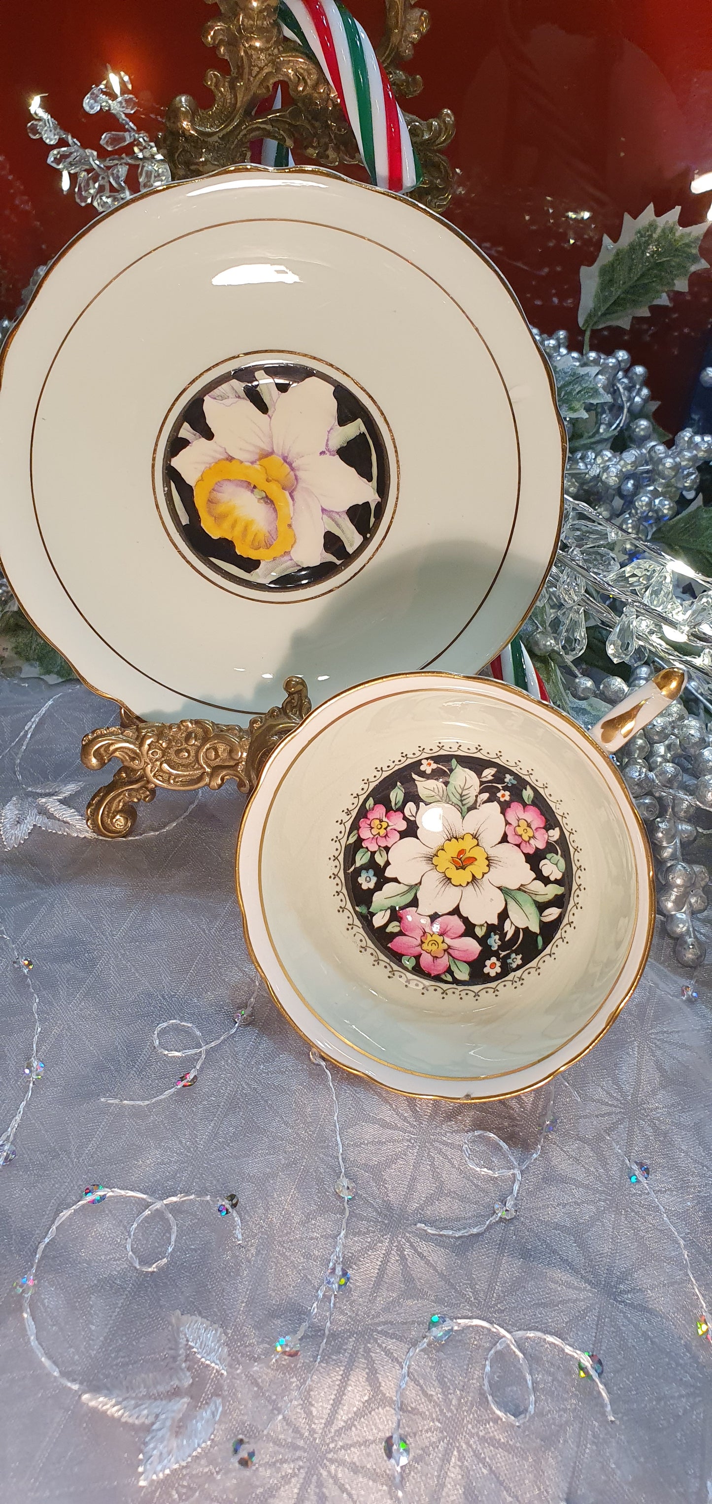 Collectible elegance – Paragon “Queen Mary”