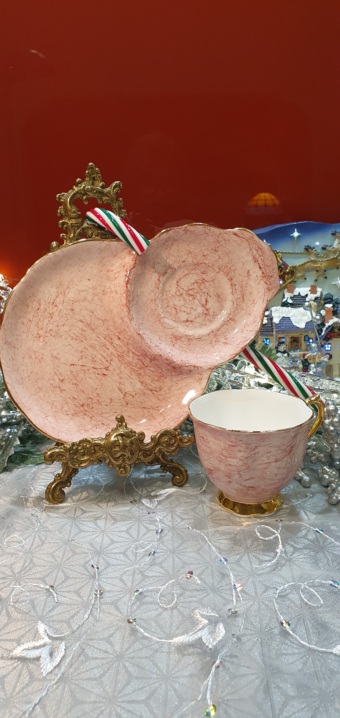 Royal Albert “Gossamer” – an exquisite double set for sophisticated moments