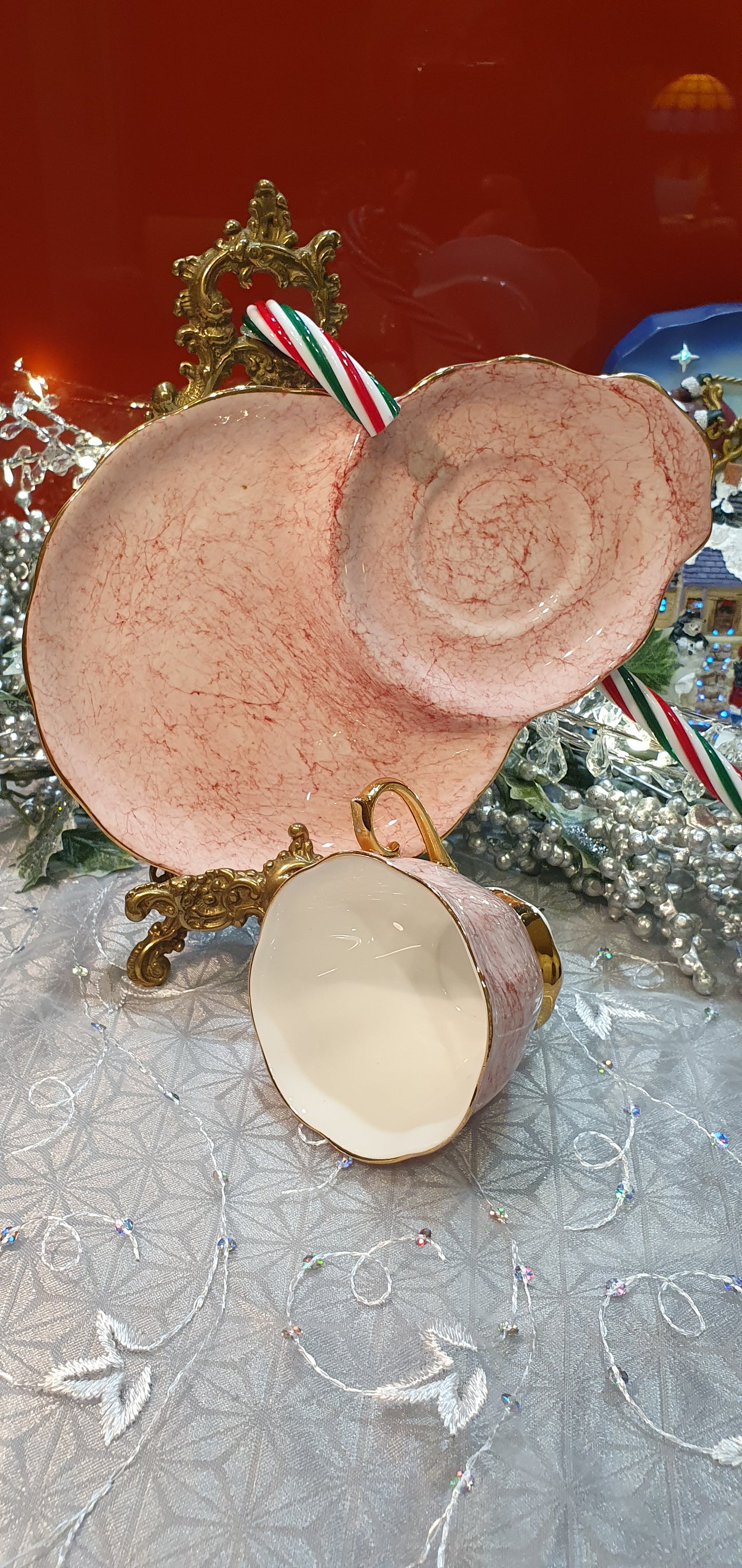 Royal Albert “Gossamer” – an exquisite double set for sophisticated moments