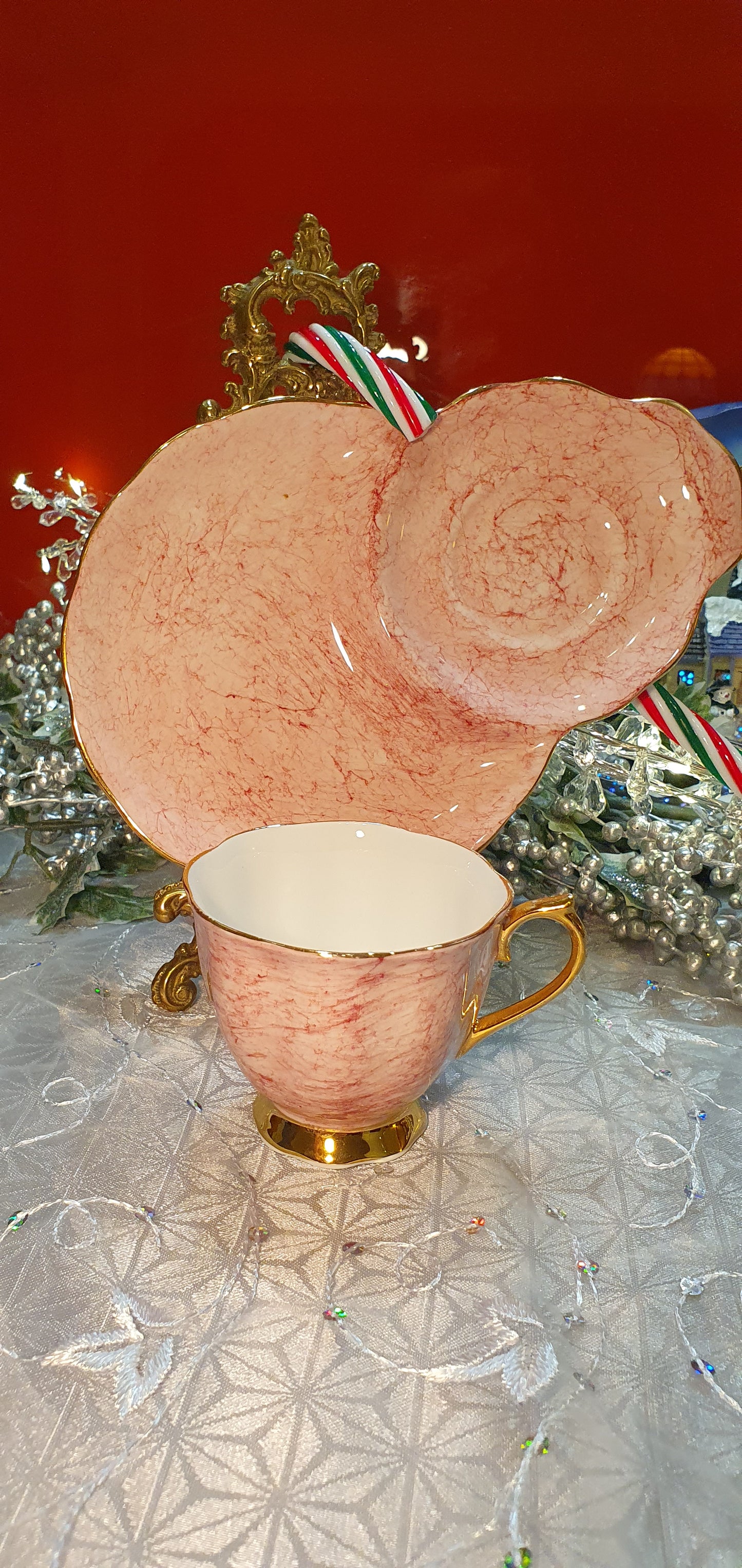 Royal Albert “Gossamer” – an exquisite double set for sophisticated moments