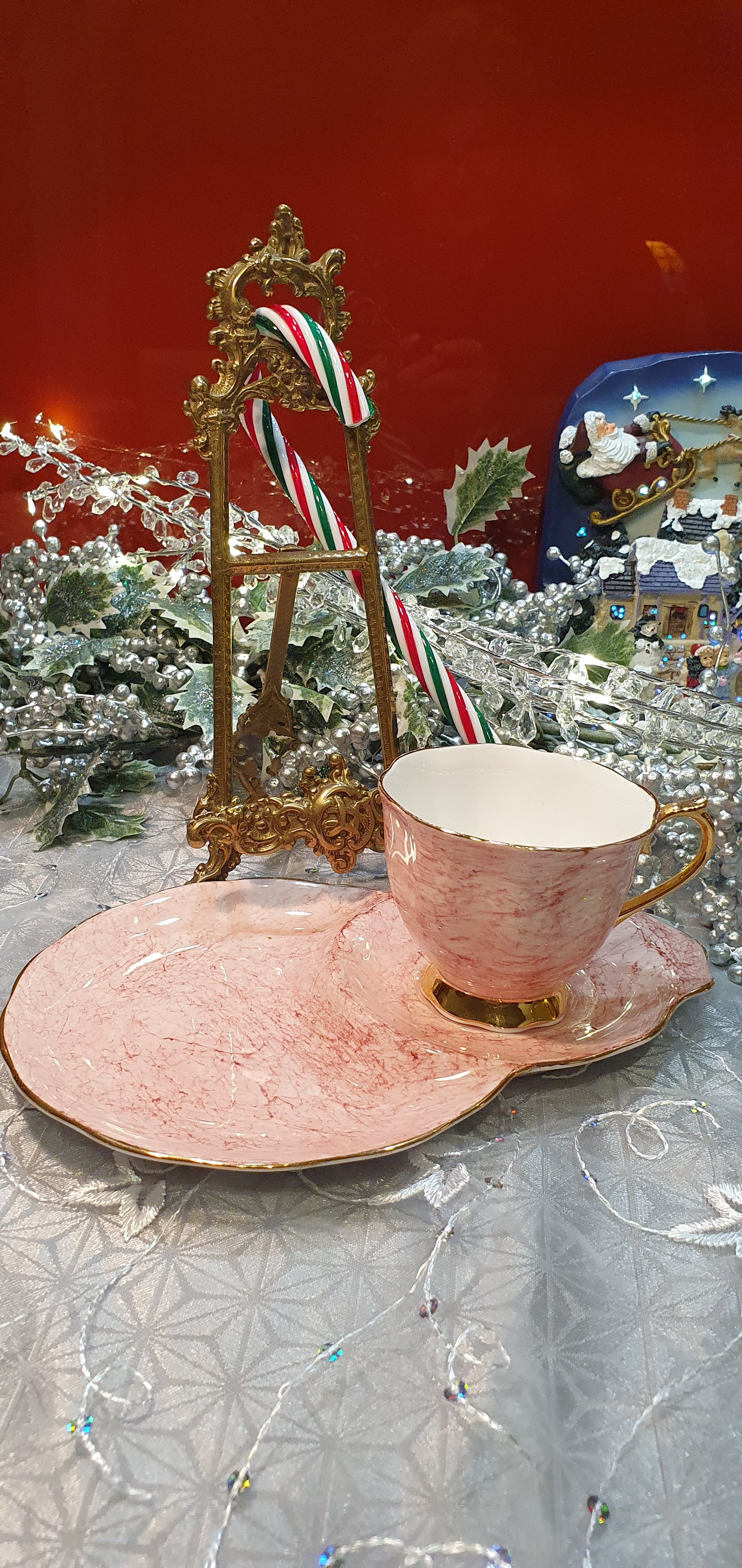 Royal Albert “Gossamer” – an exquisite double set for sophisticated moments