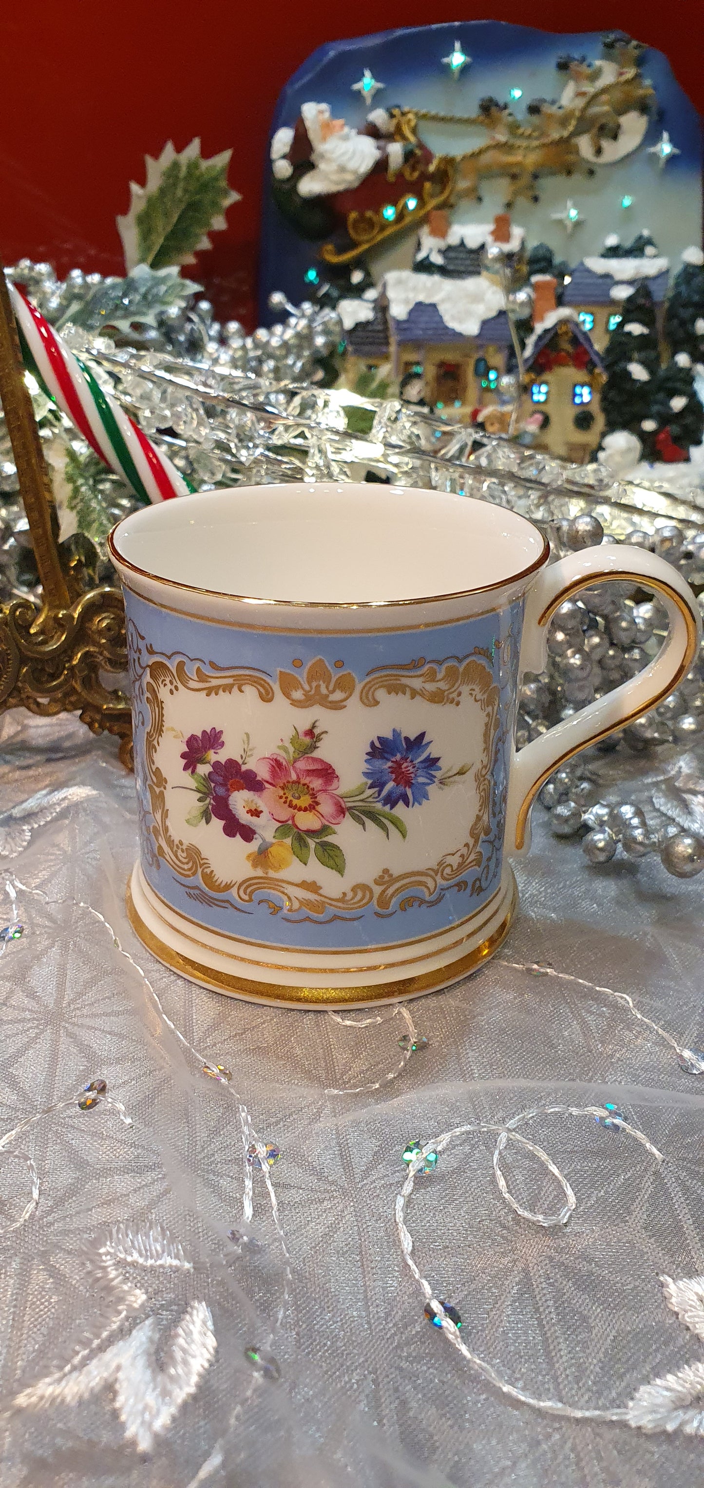 Trembly Rose Glass – Royal Elegance and Timeless Beauty