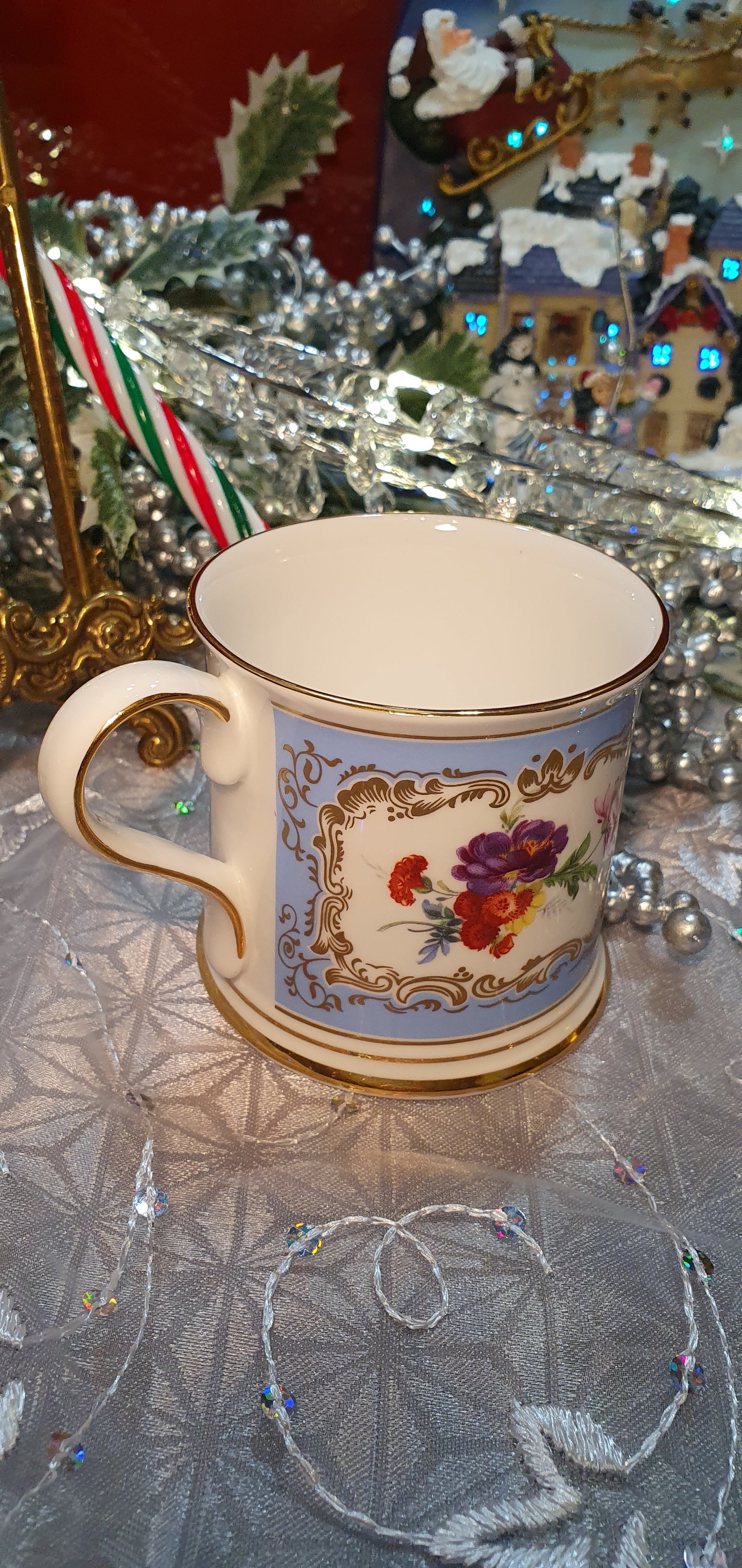 Trembly Rose Glass – Royal Elegance and Timeless Beauty