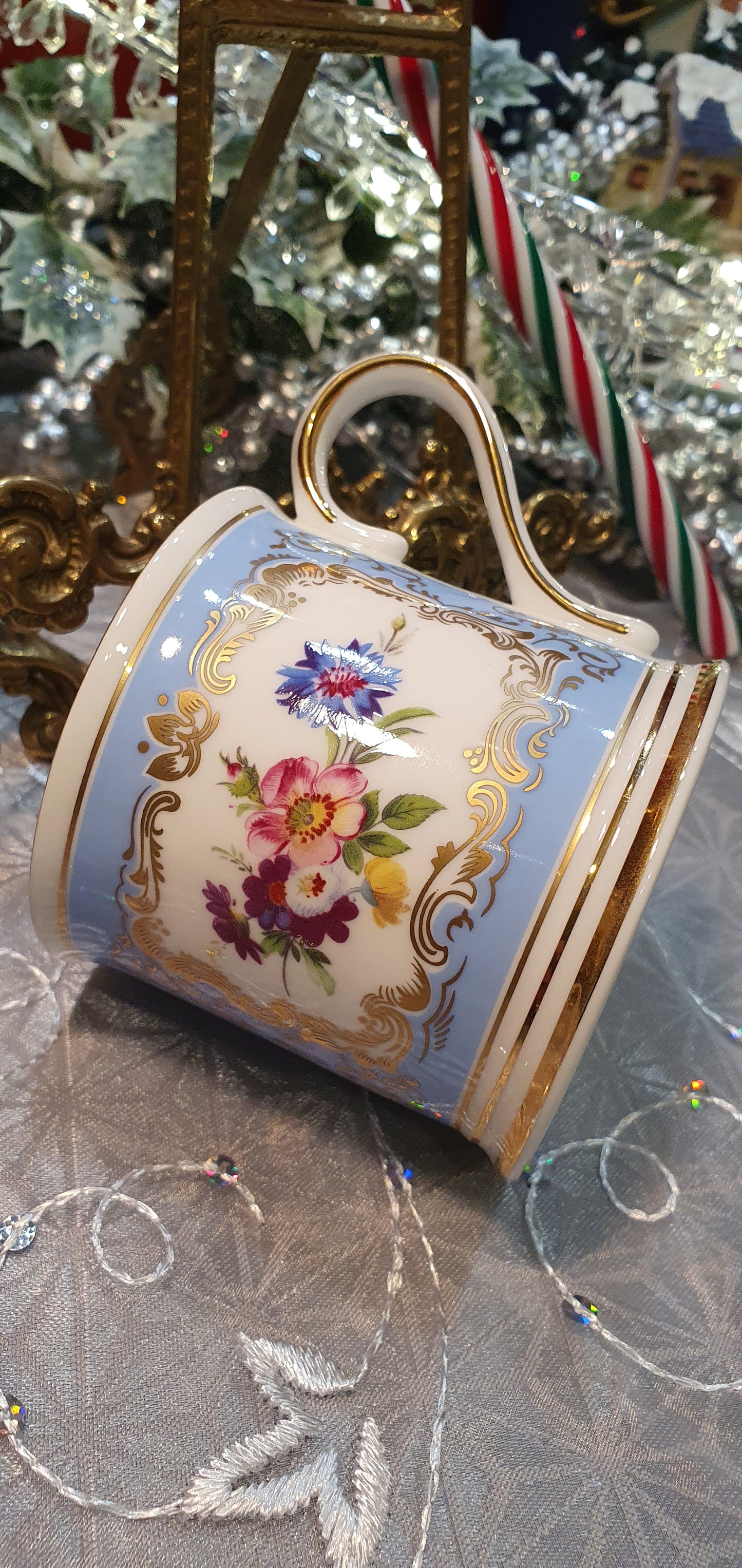 Trembly Rose Glass – Royal Elegance and Timeless Beauty