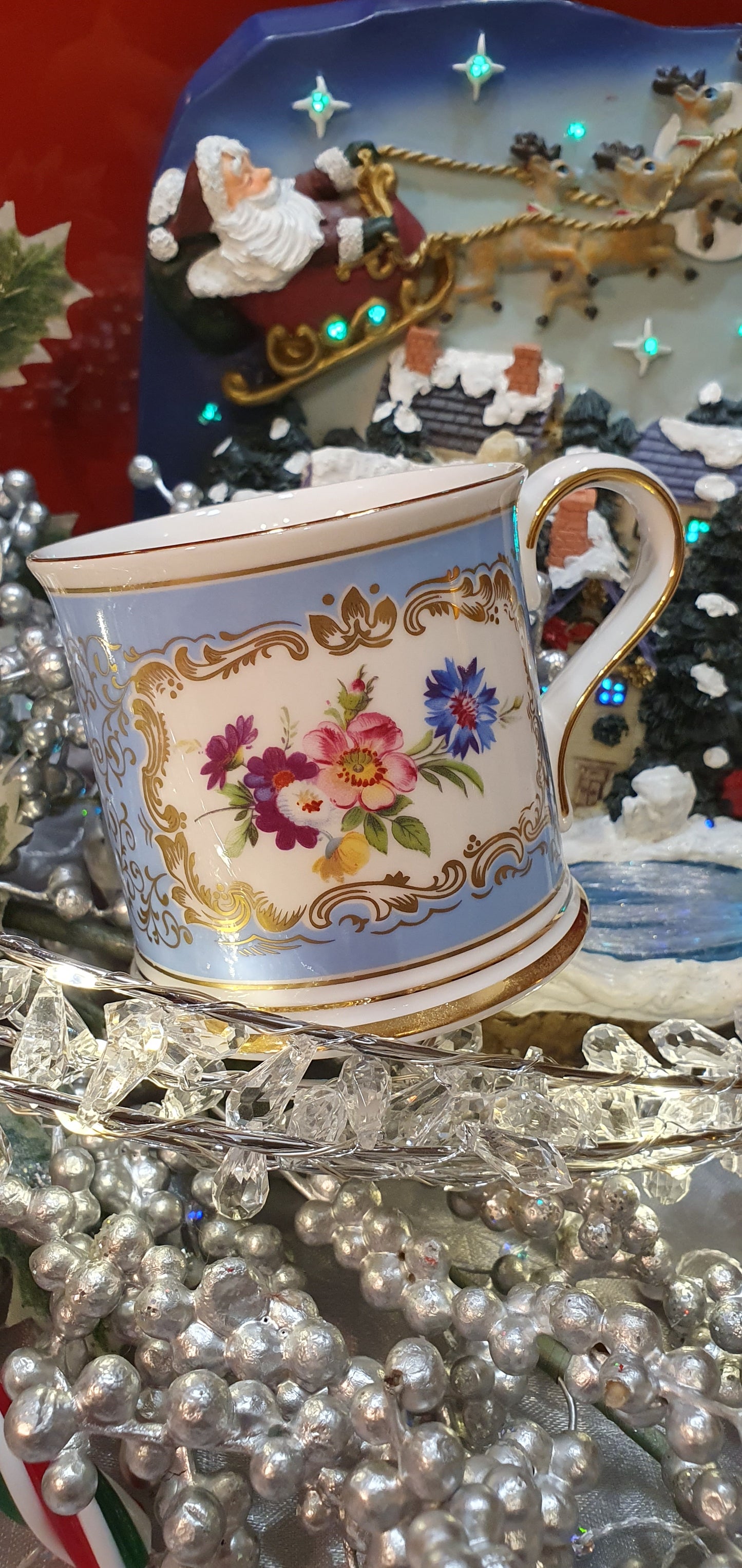 Trembly Rose Glass – Royal Elegance and Timeless Beauty