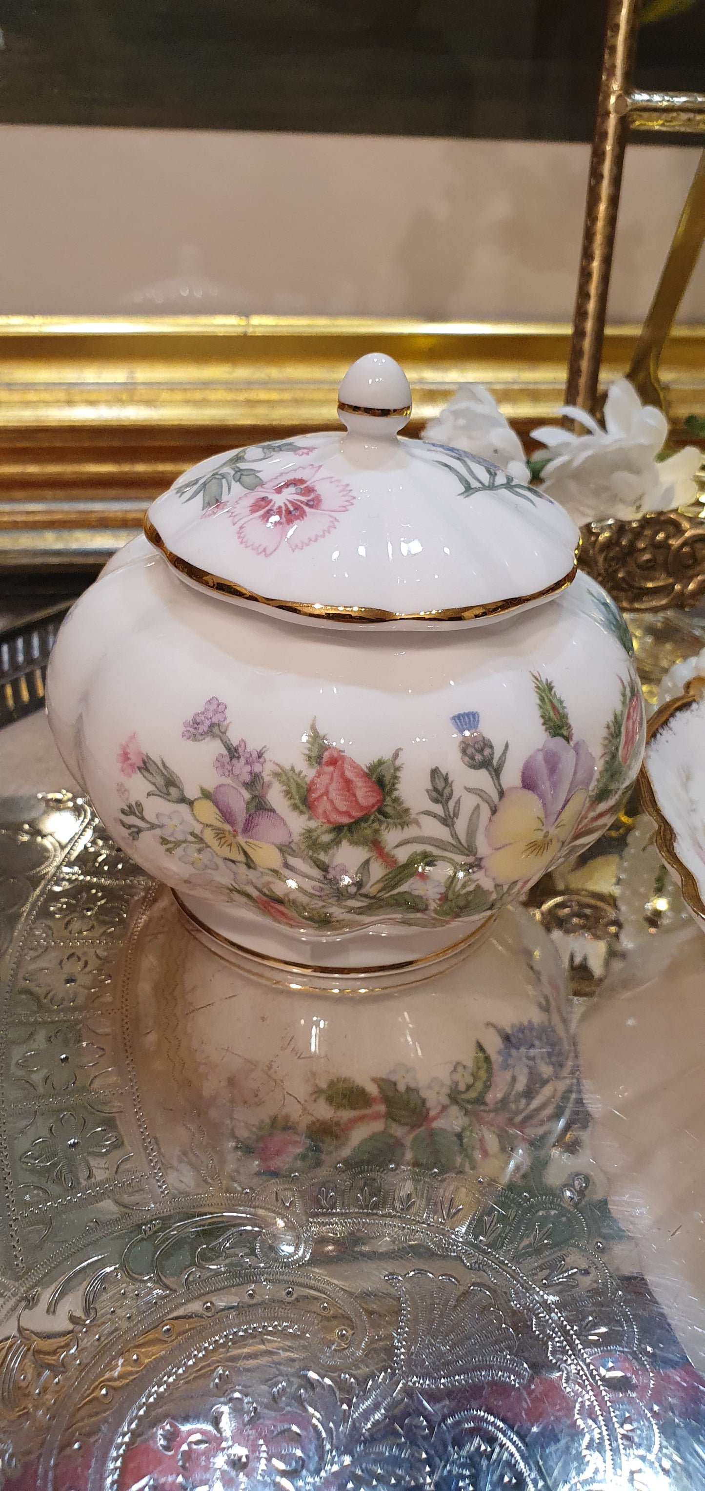 Porcelain sugar bowl - Aynsley Wild Tudor