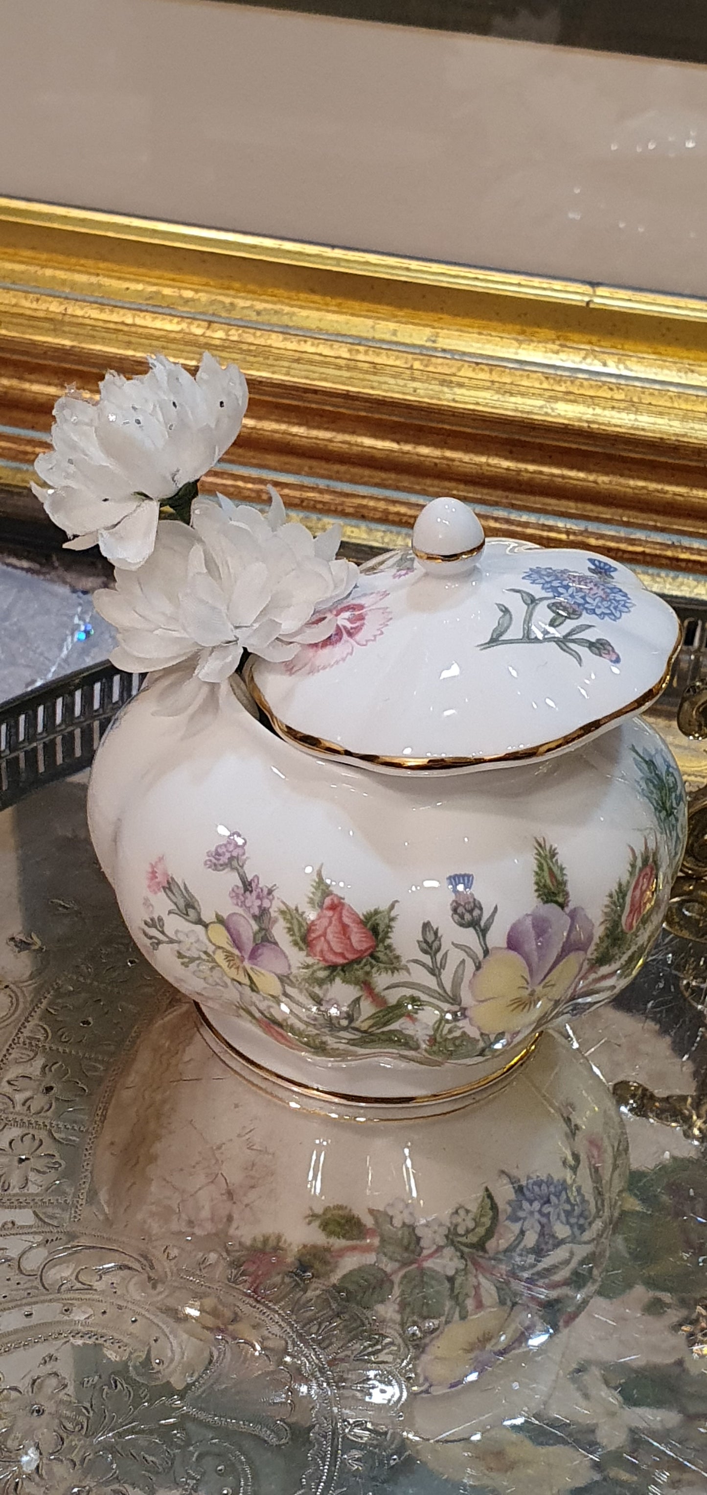 Porcelain sugar bowl - Aynsley Wild Tudor