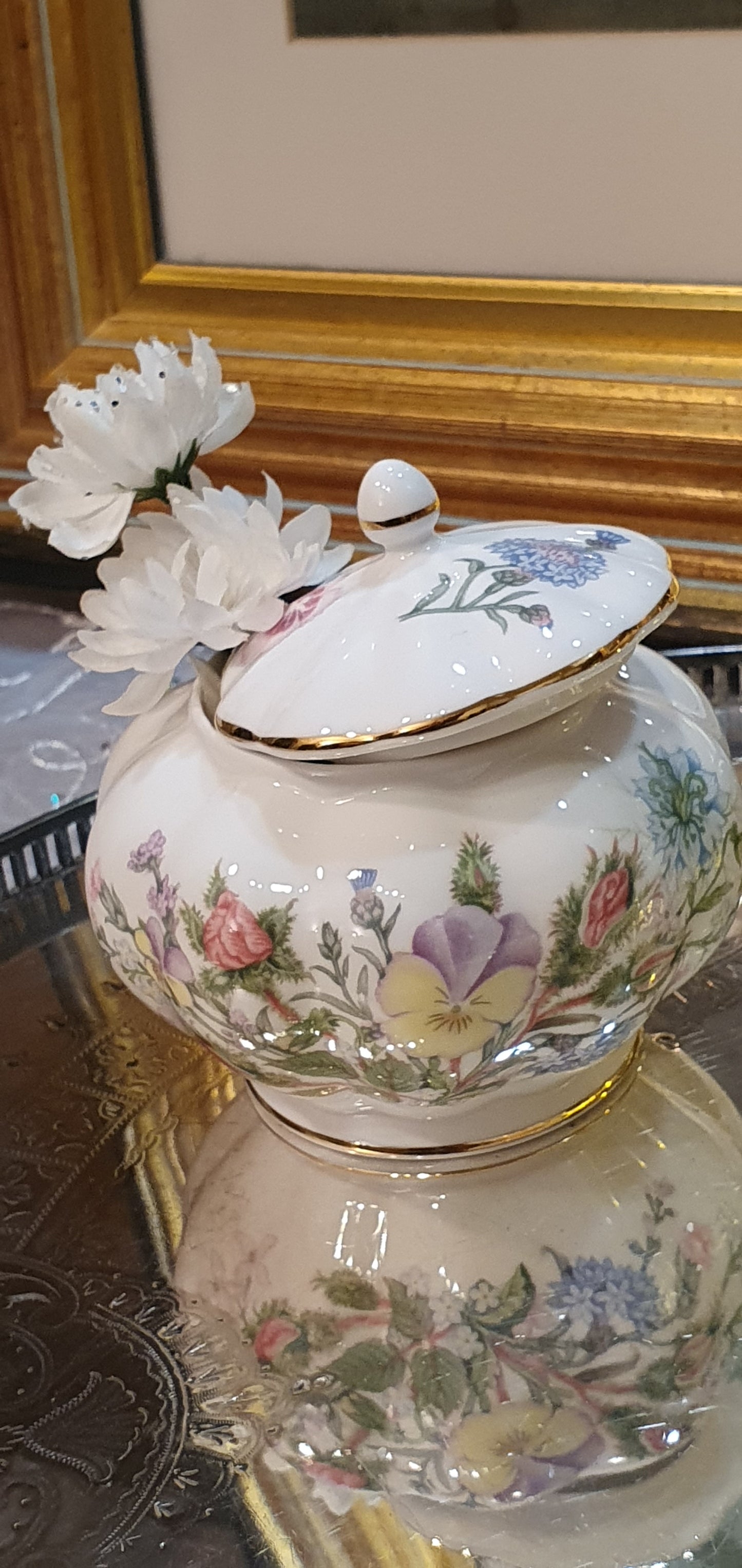 Porcelain sugar bowl - Aynsley Wild Tudor