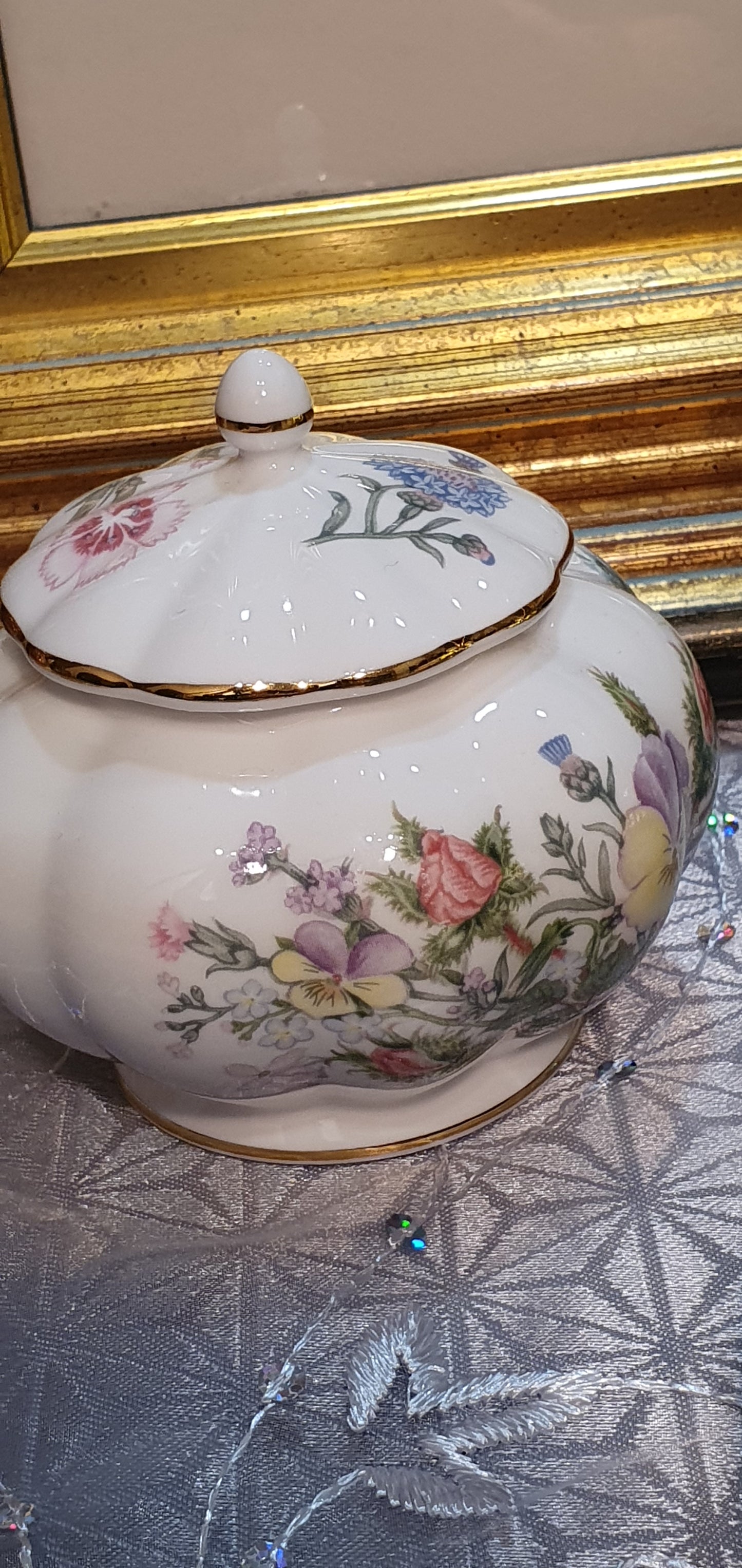 Porcelain sugar bowl - Aynsley Wild Tudor