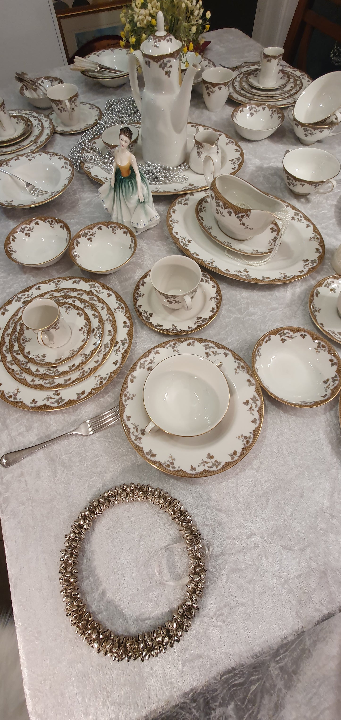 Royal Doulton Lynnewood 57-piece dinner service