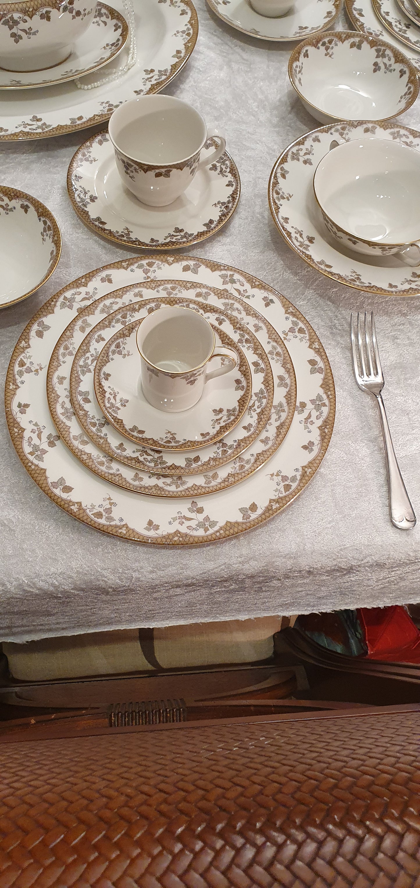 Royal Doulton Lynnewood 57-piece dinner service