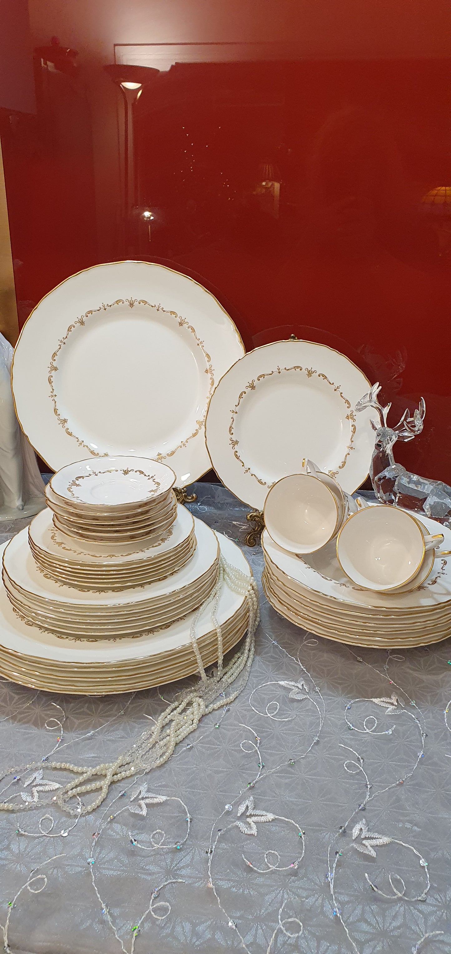 Royal Worcester Porcelain Service - "Gold Chantilly" 36 Pieces