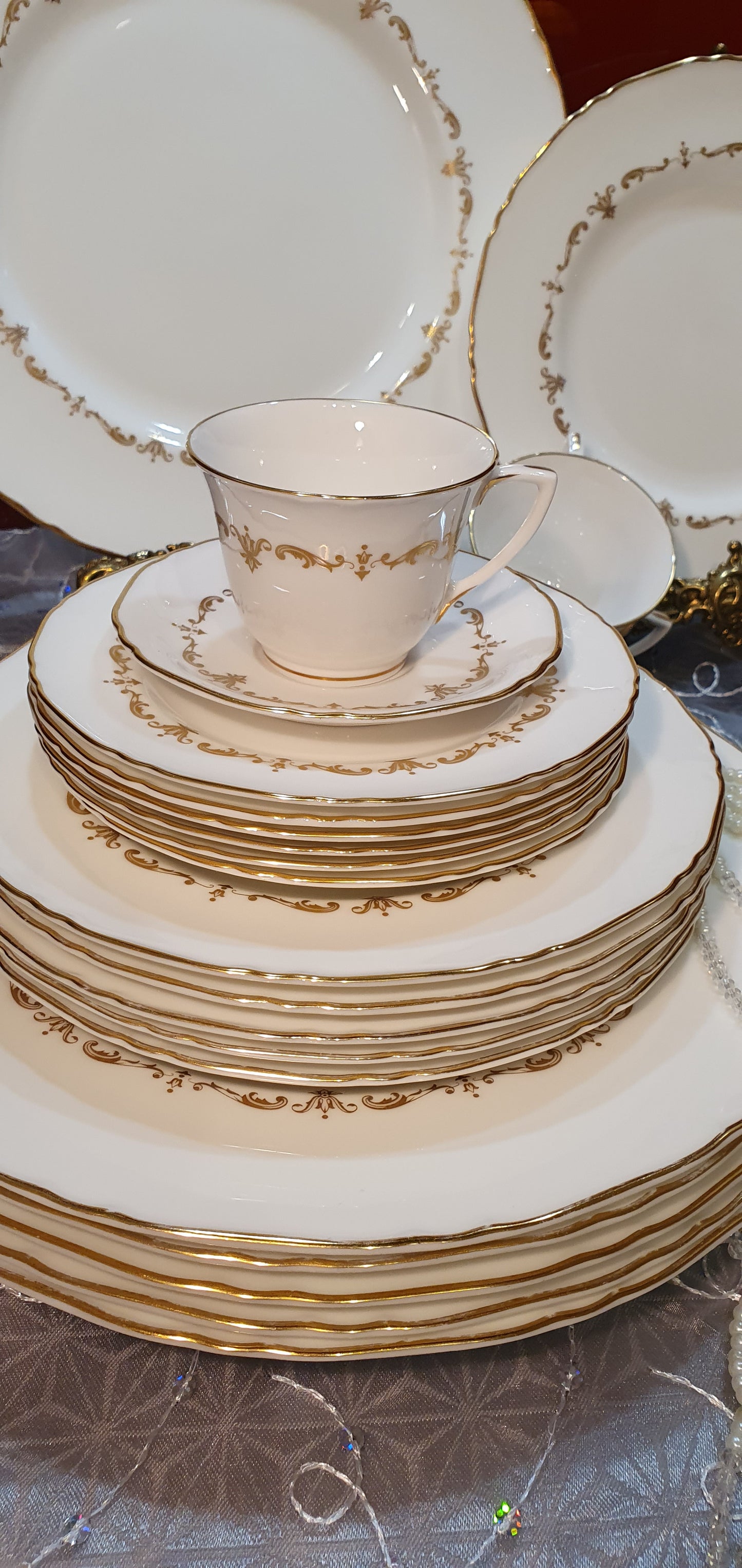 Royal Worcester Porcelain Service - "Gold Chantilly" 36 Pieces