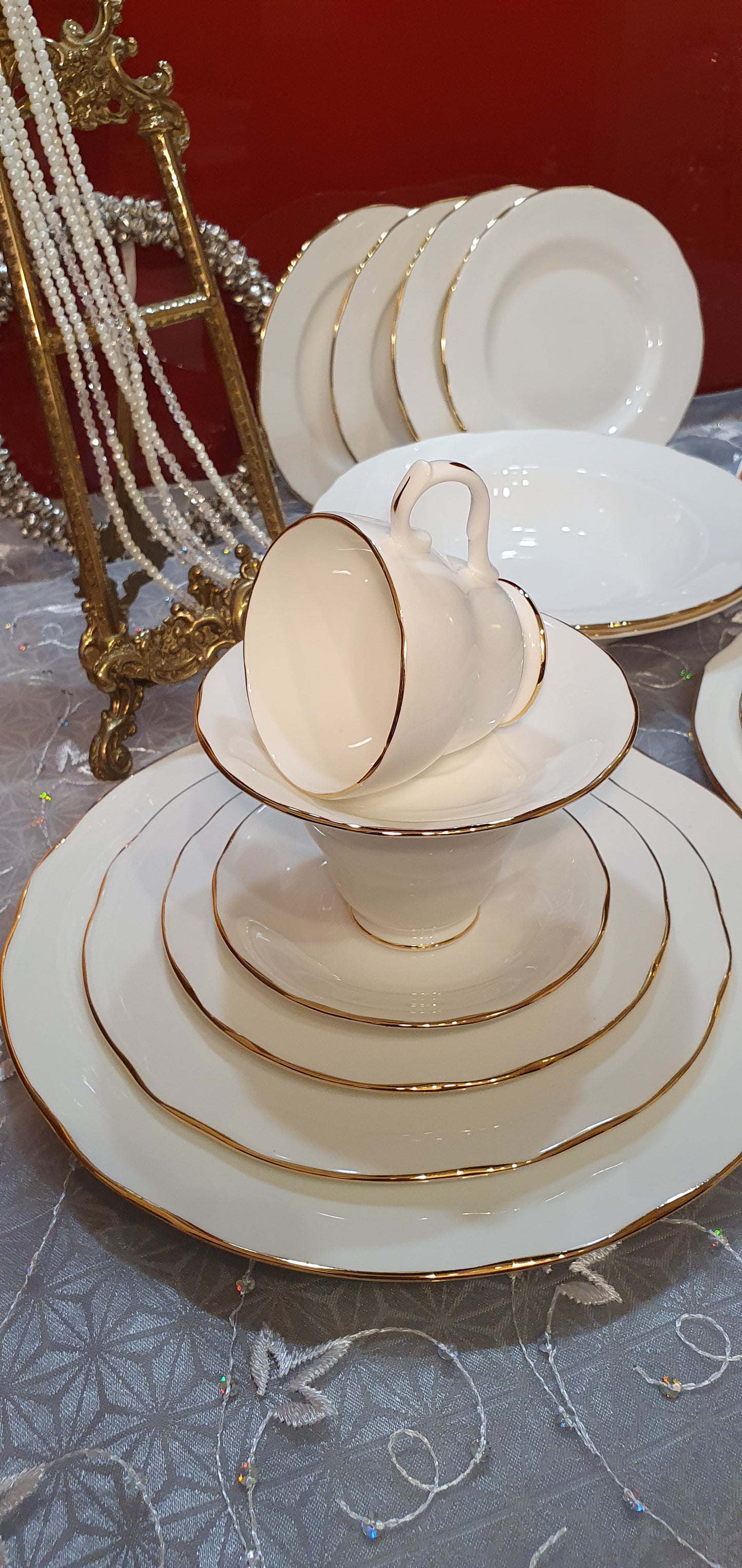 Duchess 16-piece porcelain service