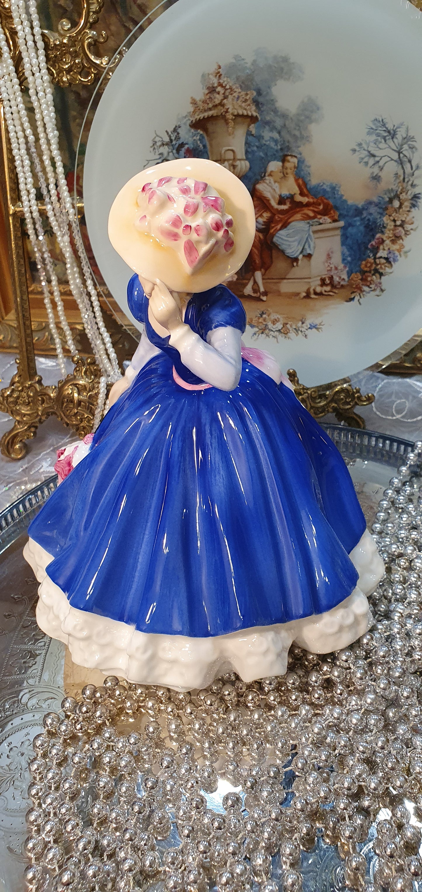 Royal Doulton "Mary" (HN 3375)