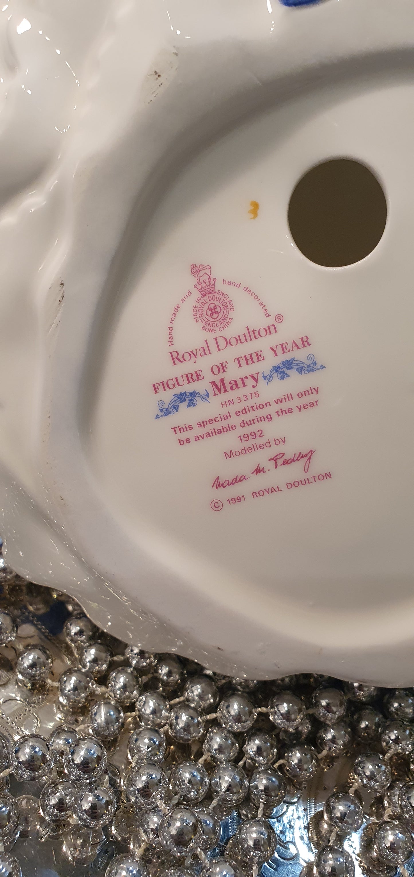 Royal Doulton "Mary" (HN 3375)
