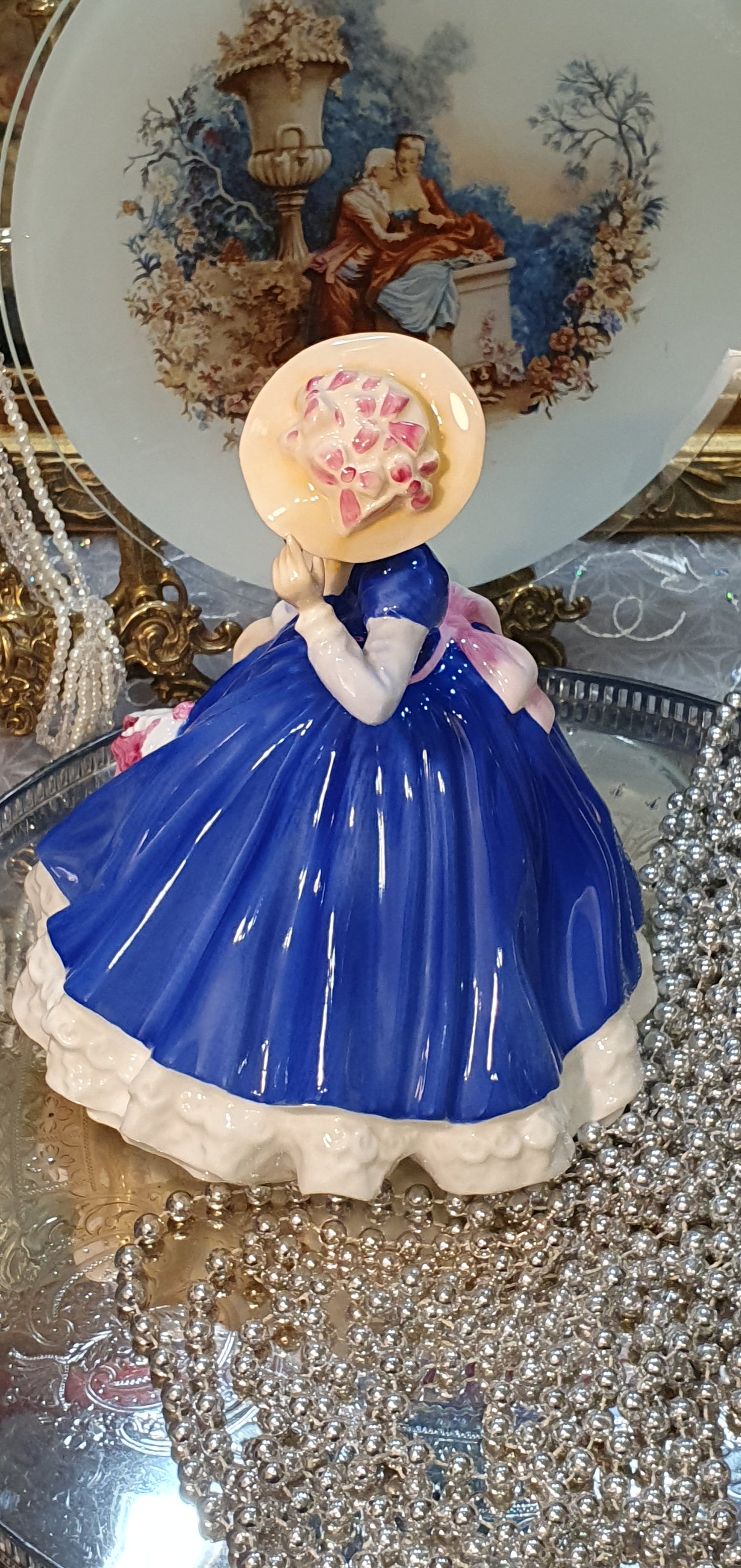 Royal Doulton "Mary" (HN 3375)