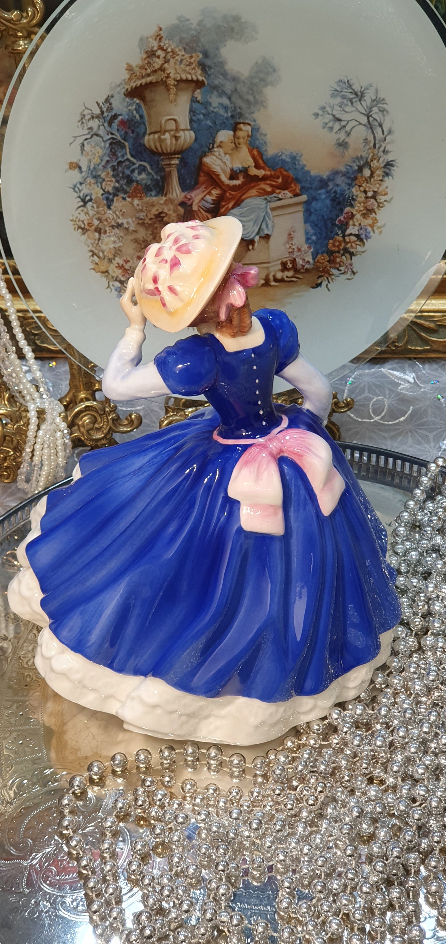 Royal Doulton "Mary" (HN 3375)