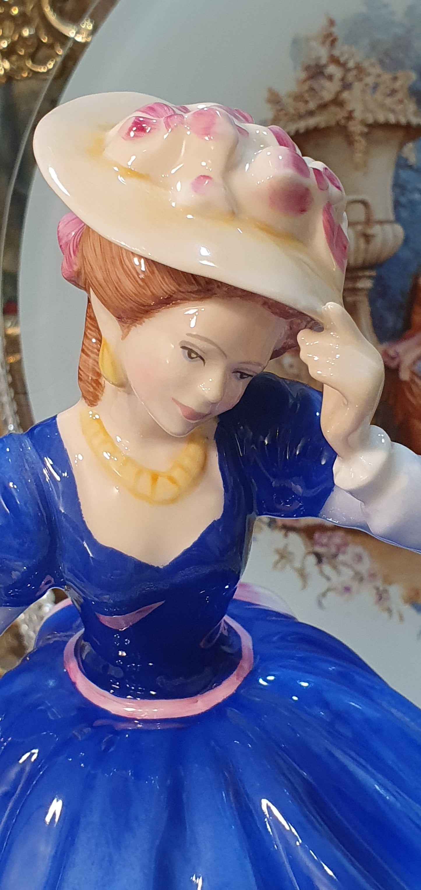Royal Doulton "Mary" (HN 3375)