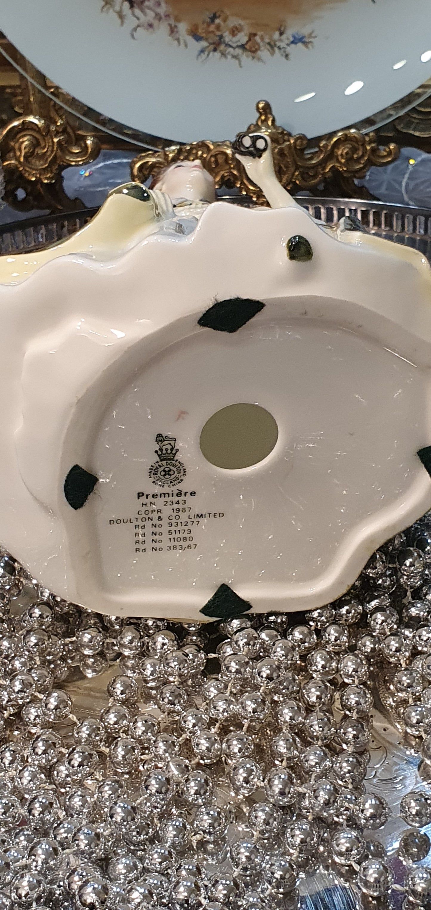 Royal Doulton – "Premiere" (HN 2343)