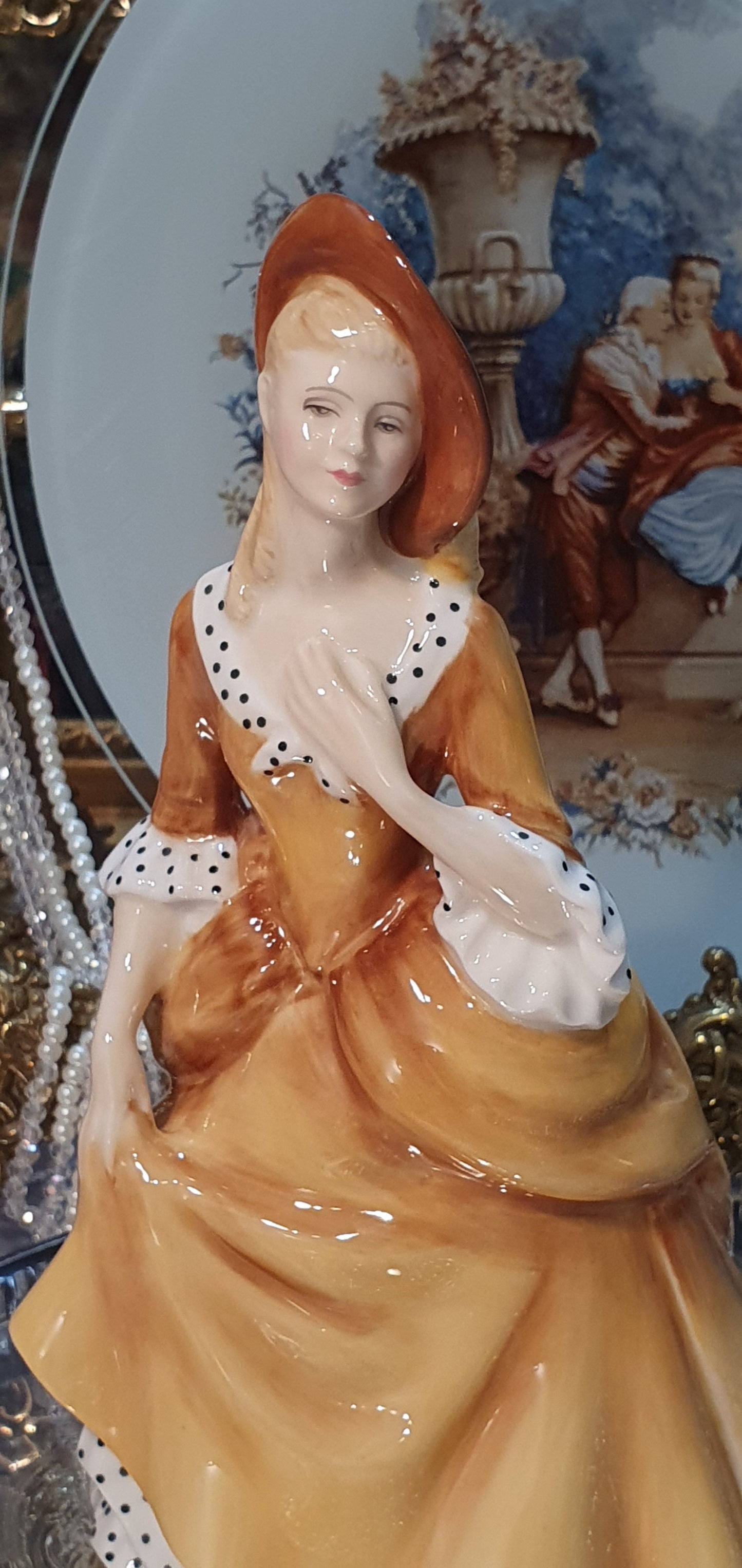 Royal Doulton 'Sandra' (HN2275)