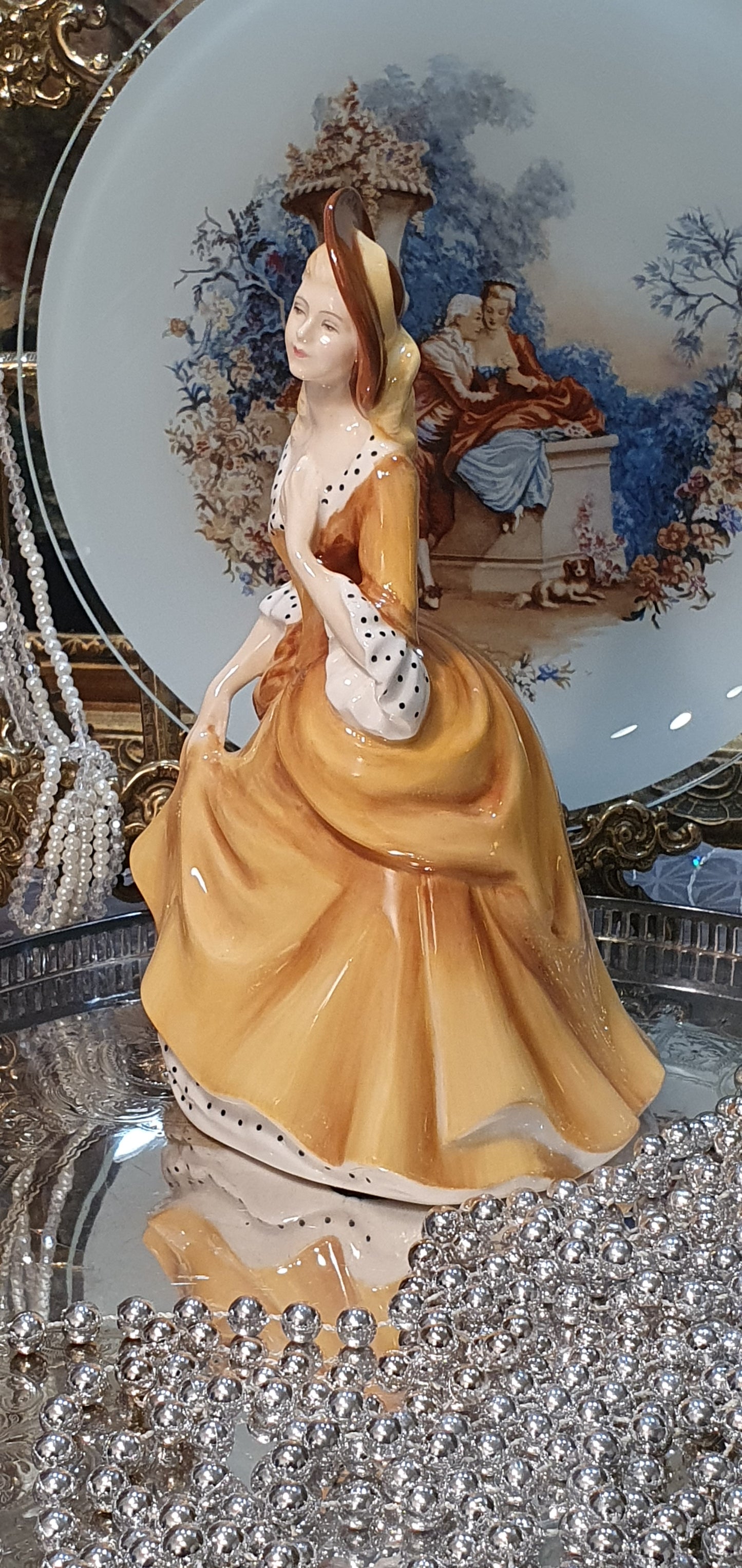 Royal Doulton 'Sandra' (HN2275)