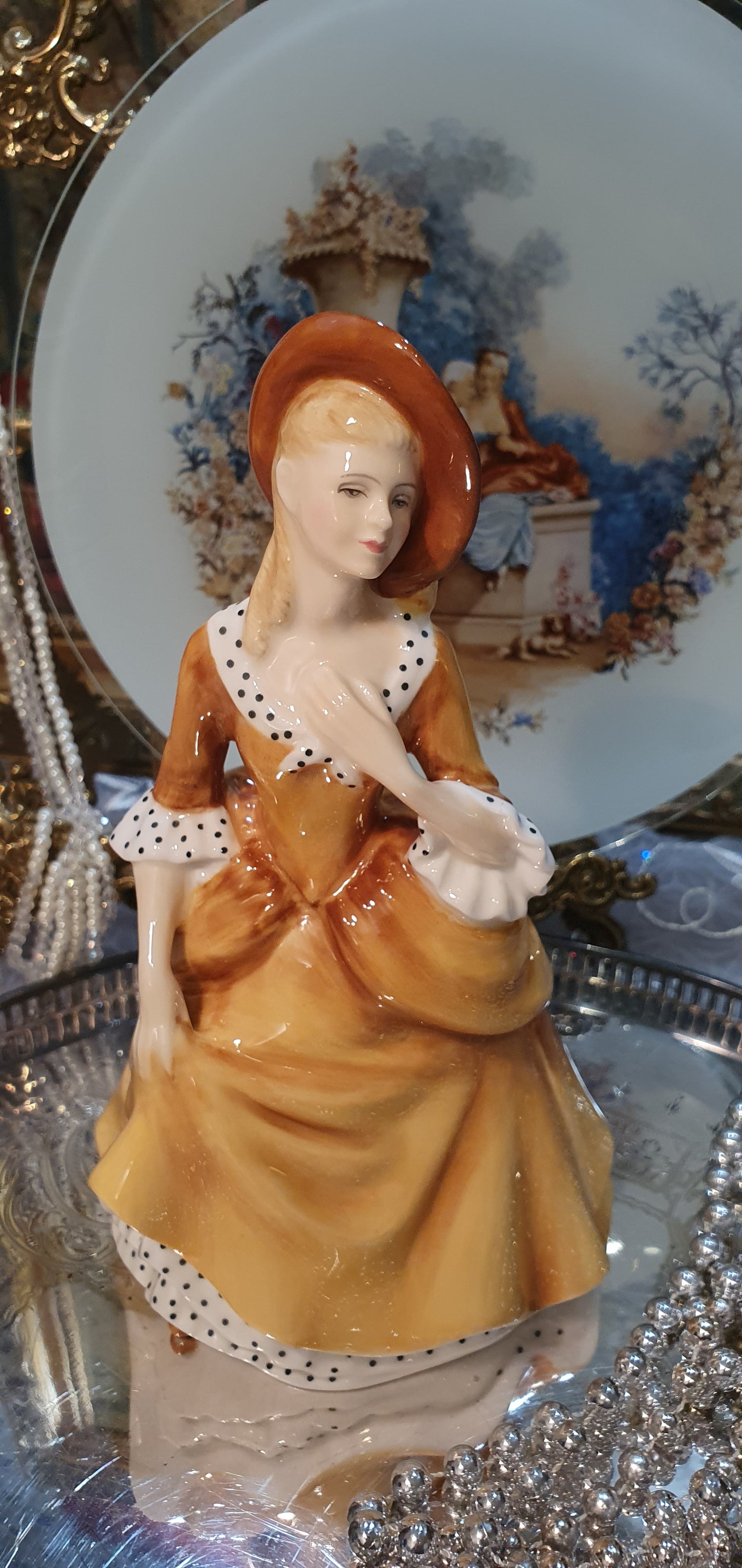 Royal Doulton 'Sandra' (HN2275)