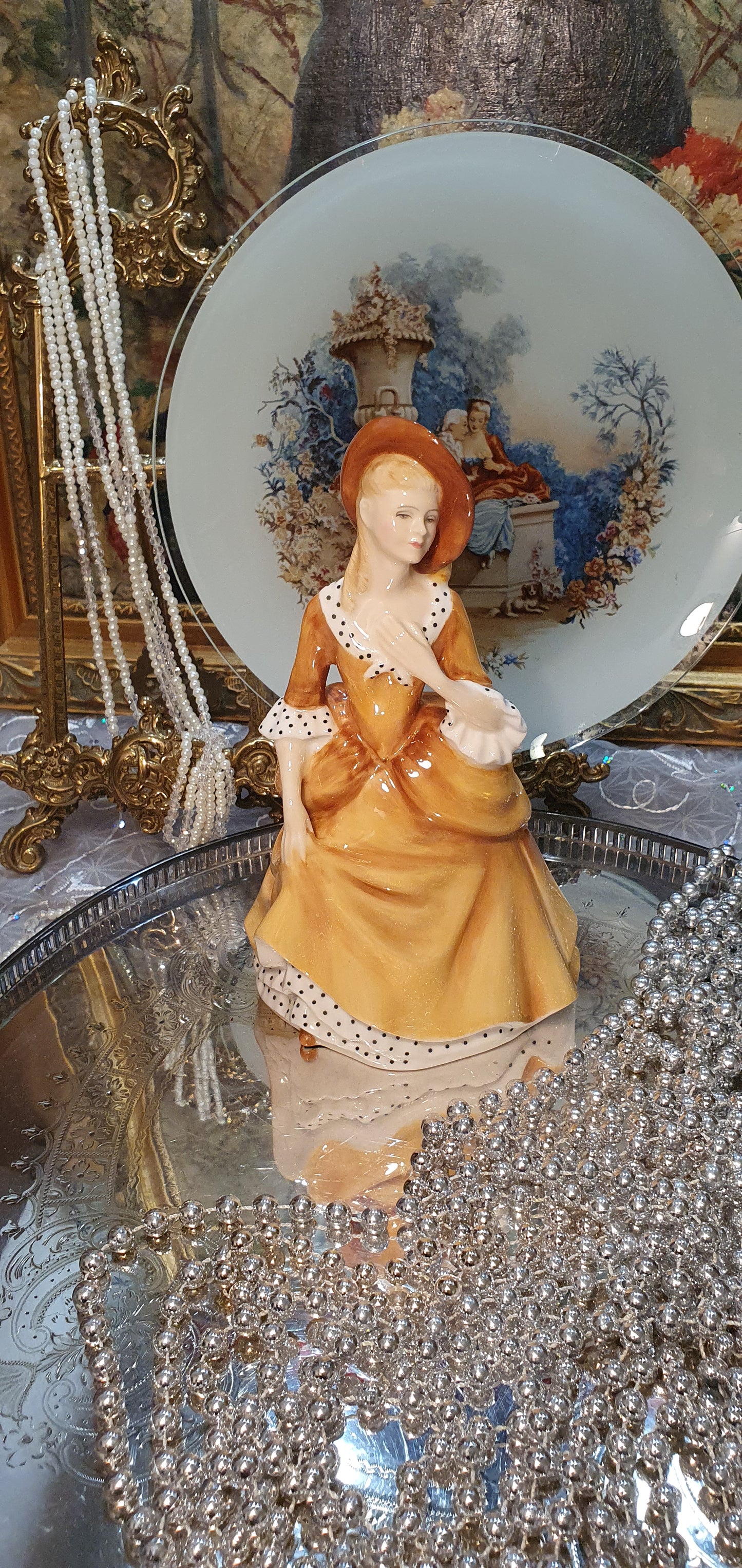 Royal Doulton 'Sandra' (HN2275)