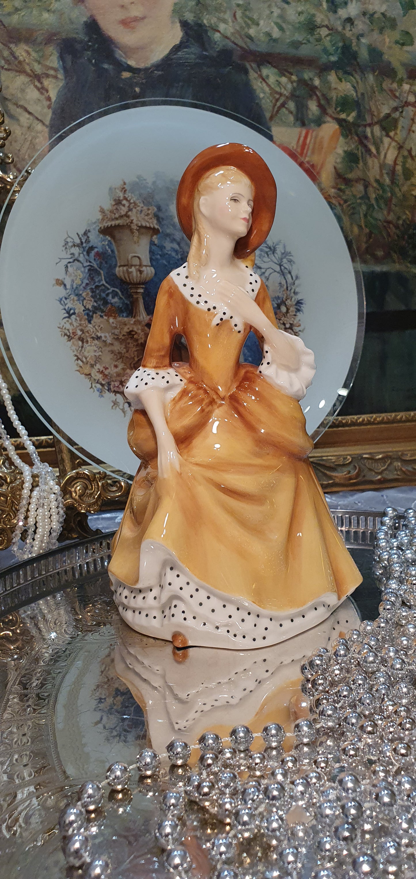 Royal Doulton 'Sandra' (HN2275)