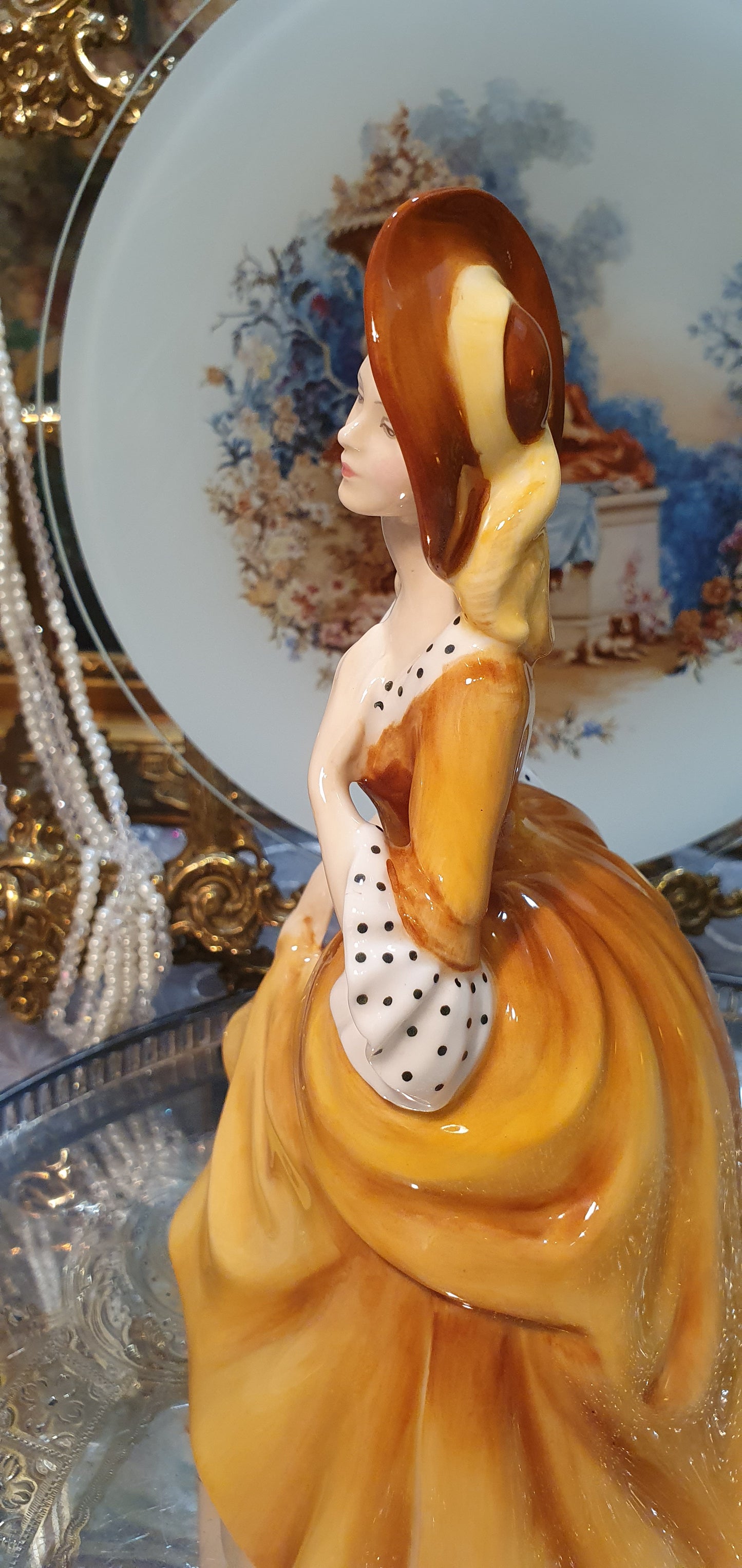Royal Doulton 'Sandra' (HN2275)