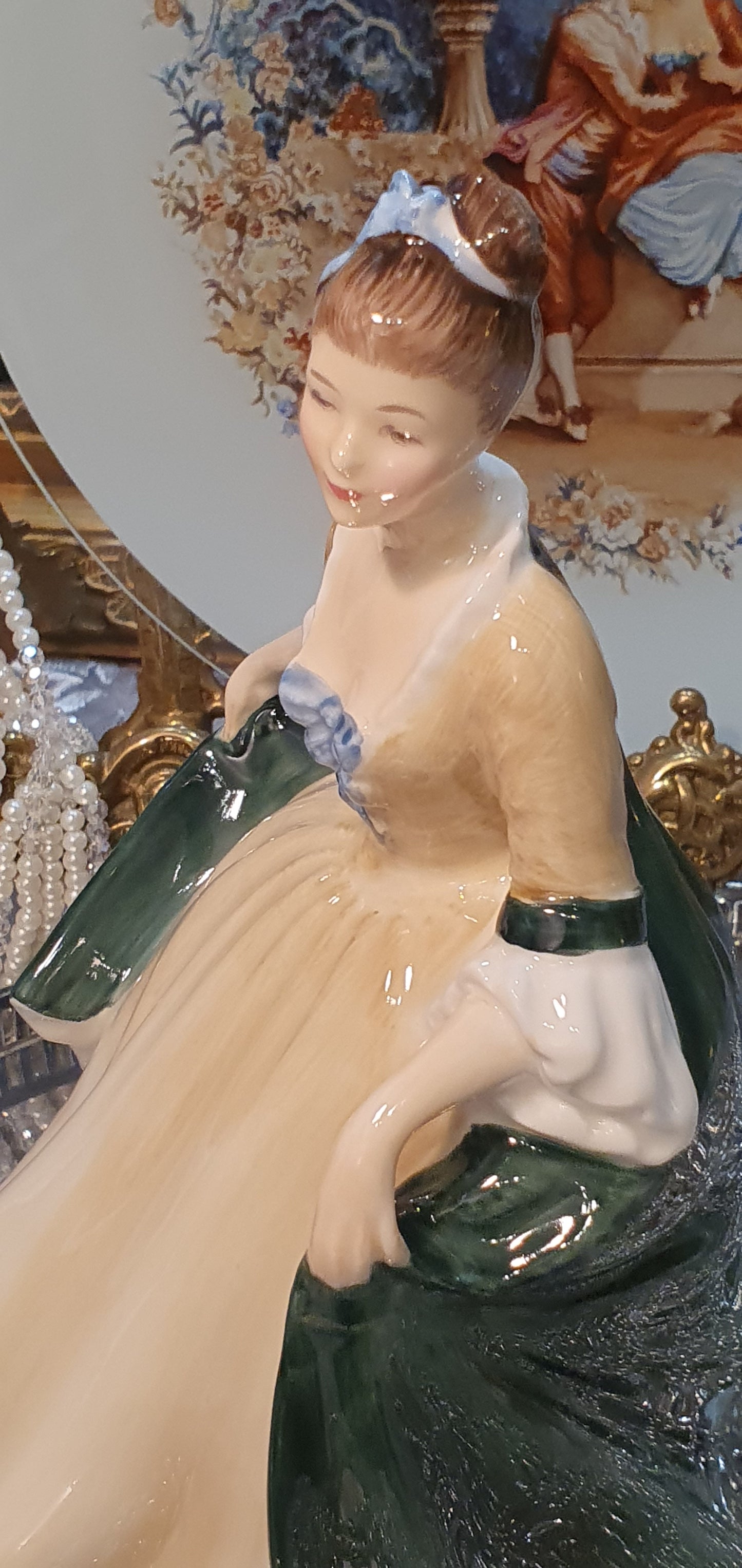 Royal Doulton Elegance (HN 2264)