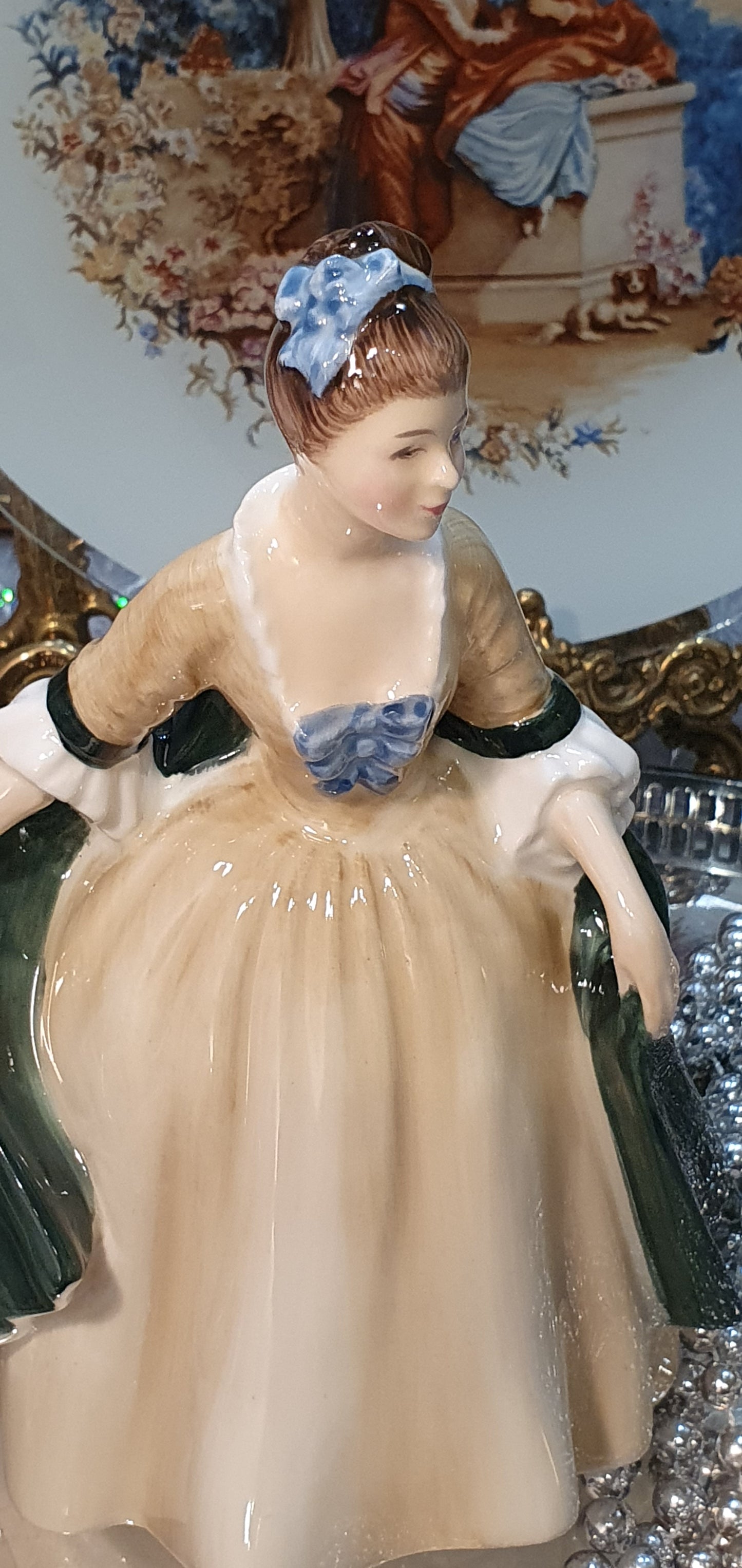 Royal Doulton Elegance (HN 2264)