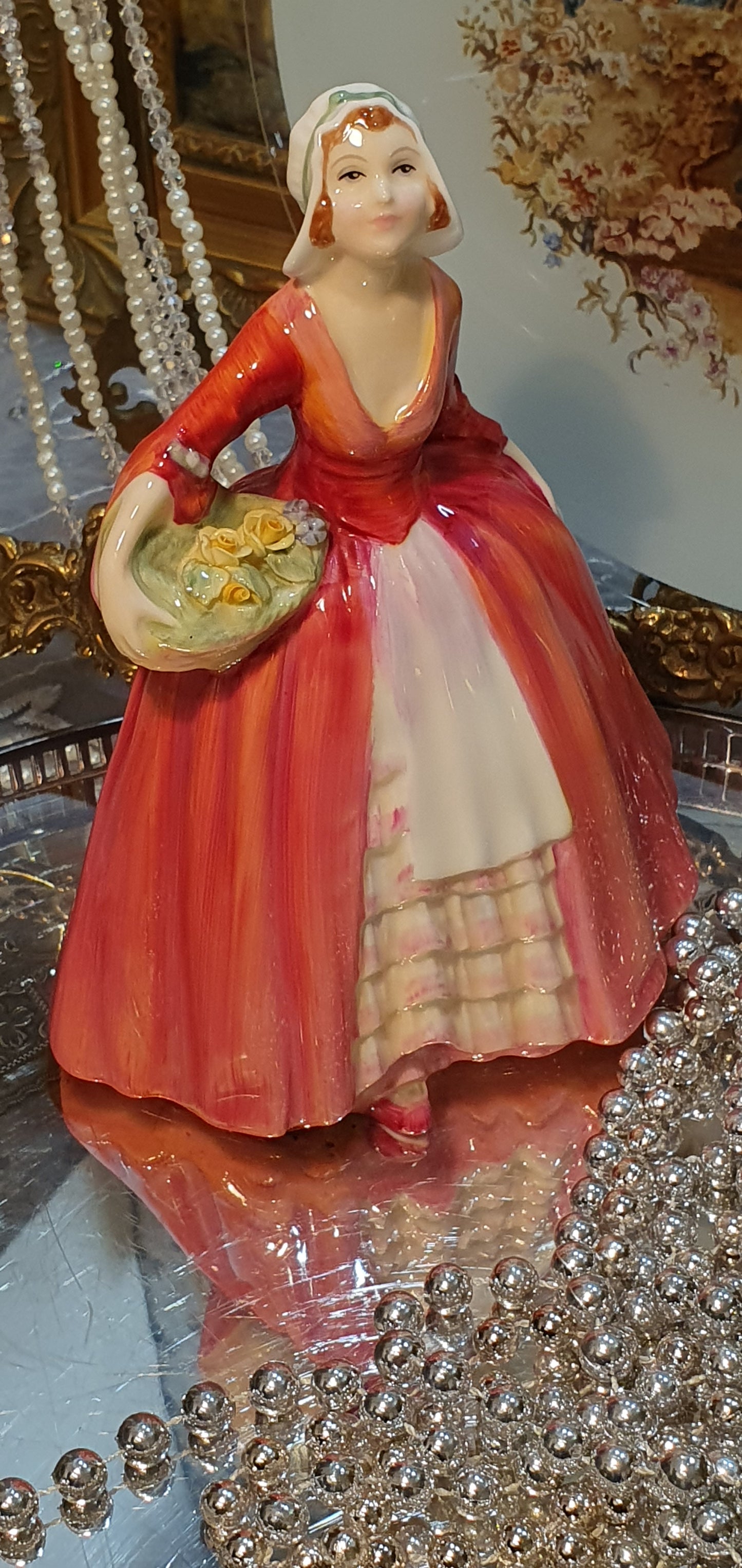 Порцеланова фигура от Royal Doulton Janet (H.N. 1537)