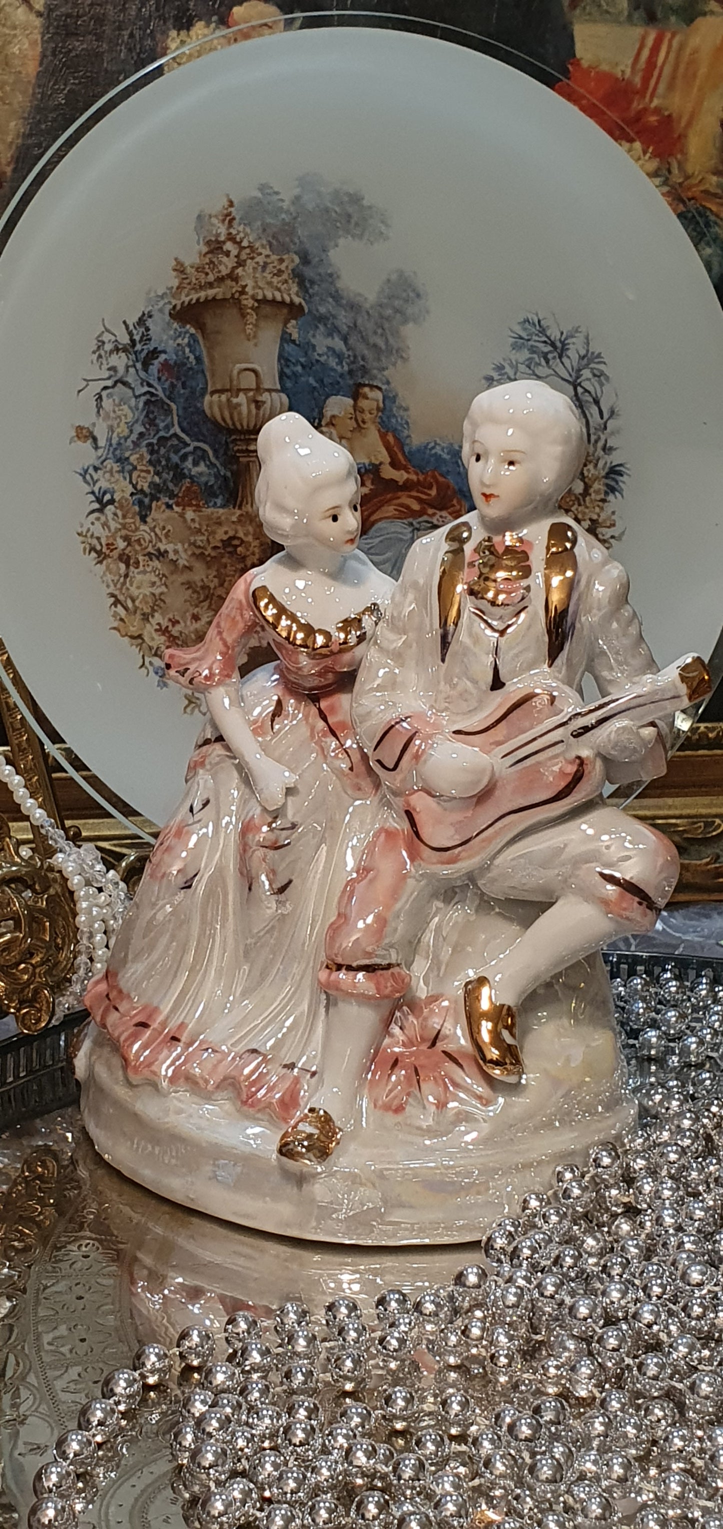 Figure of a couple in love