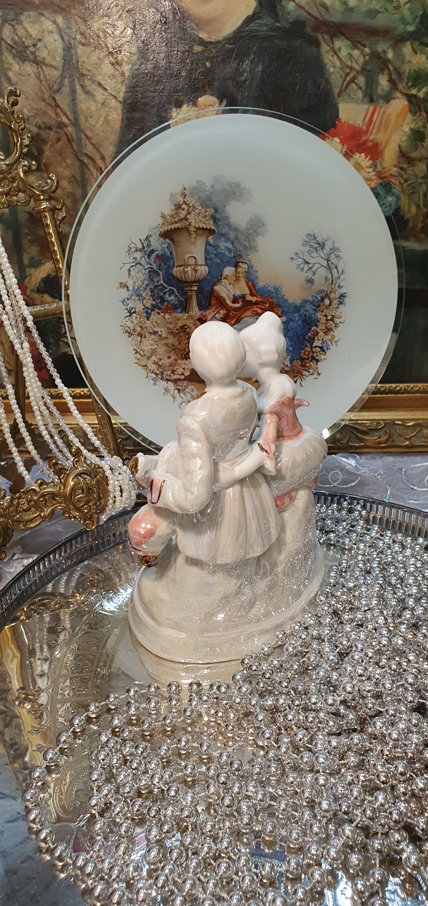 Figure of a couple in love