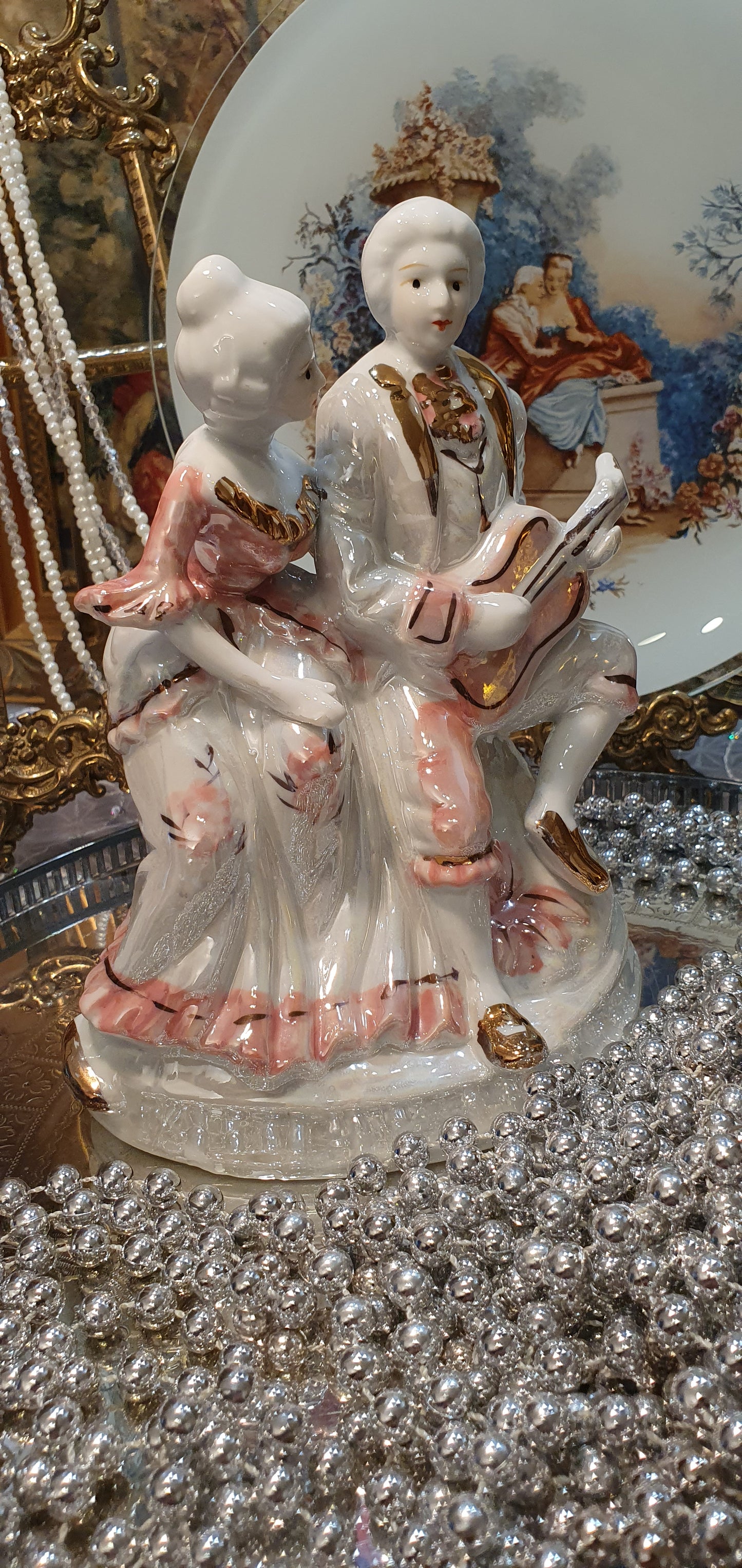 Figure of a couple in love